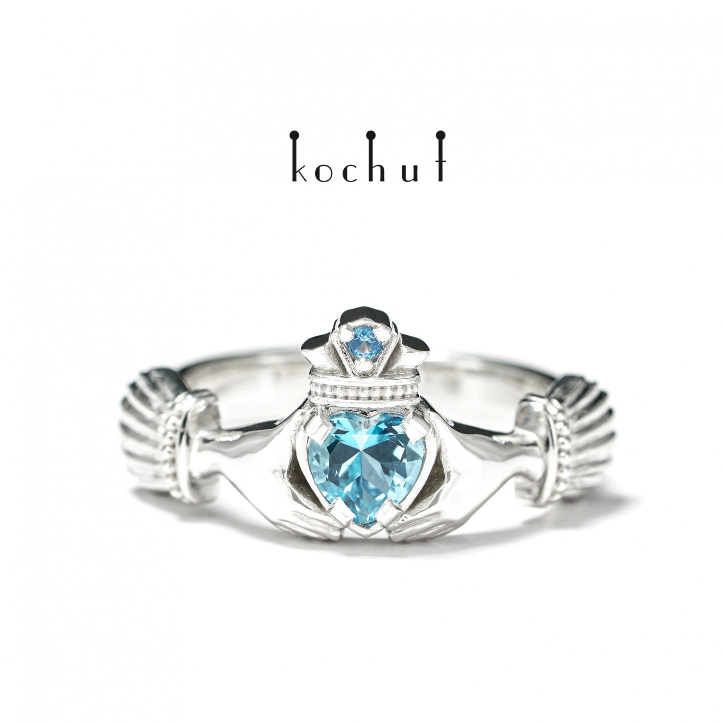Claddagh: Liebe – Silberring mit Topasen, beschichtet mit weißem Rhodium.
