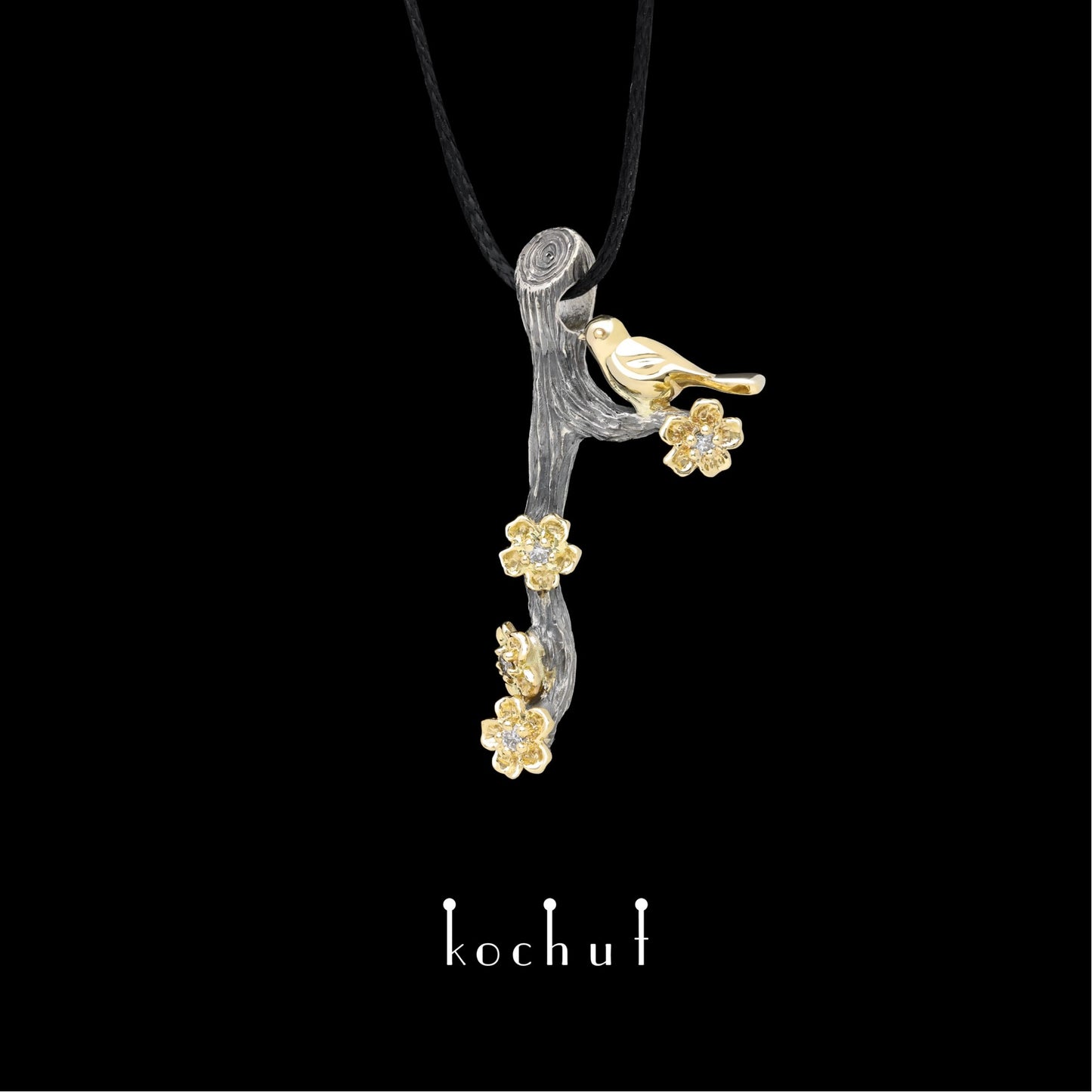 Vögelchen und Blumen – Anhänger aus oxidiertem Silber und Gelbgold mit Diamanten