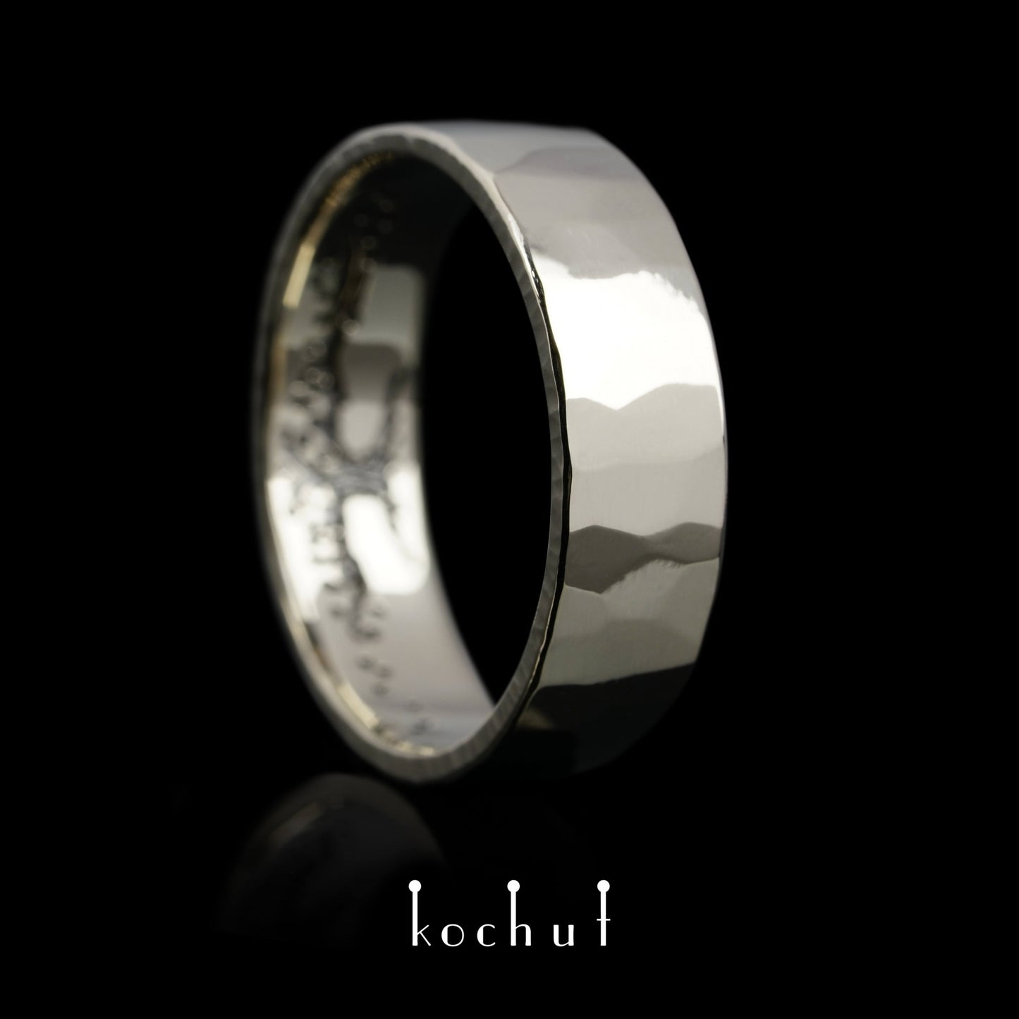 Baum des Lebens - Eheringe aus Weißgold mit schwarzem Rhodium überzogen, mit Leichtschmieden