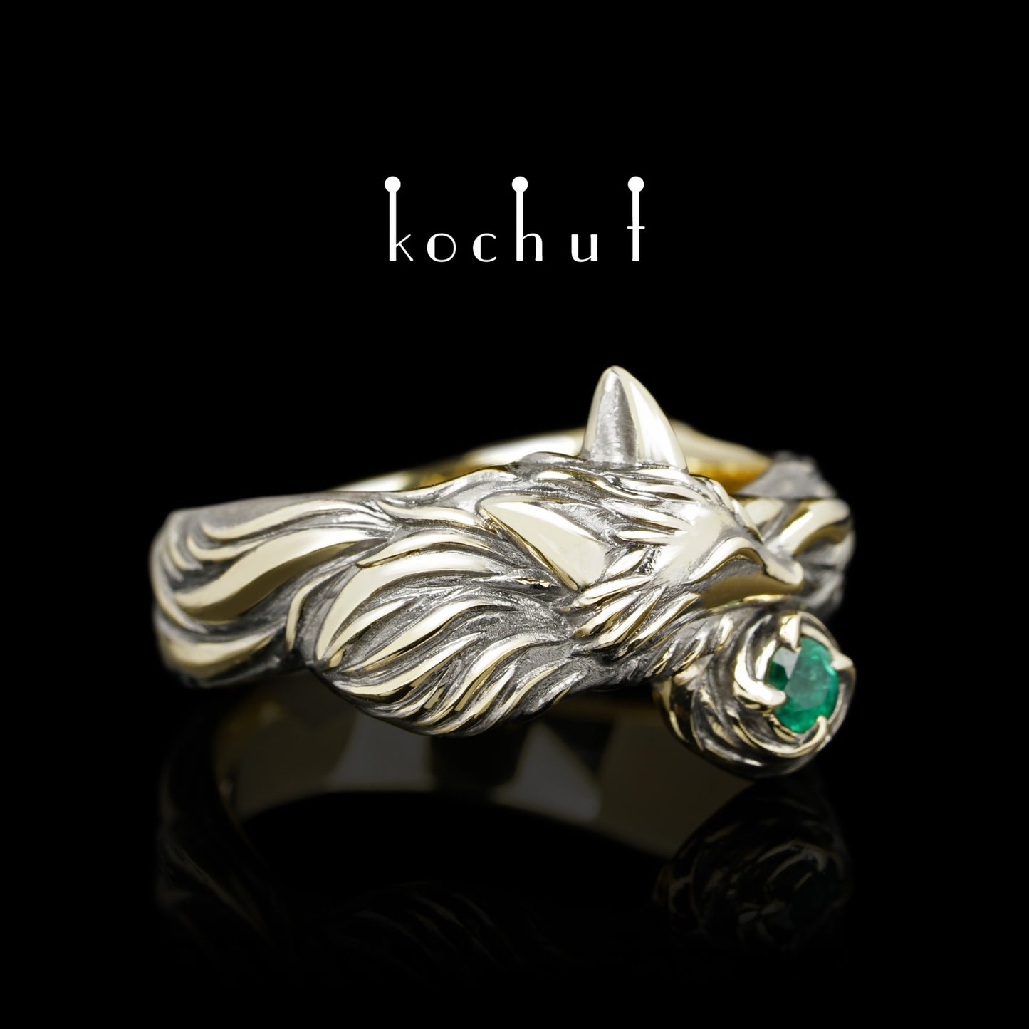 Kleiner Fuchs - Ring aus Gelbgold mit Smaragd, überzogen mit schwarzem Rhodium