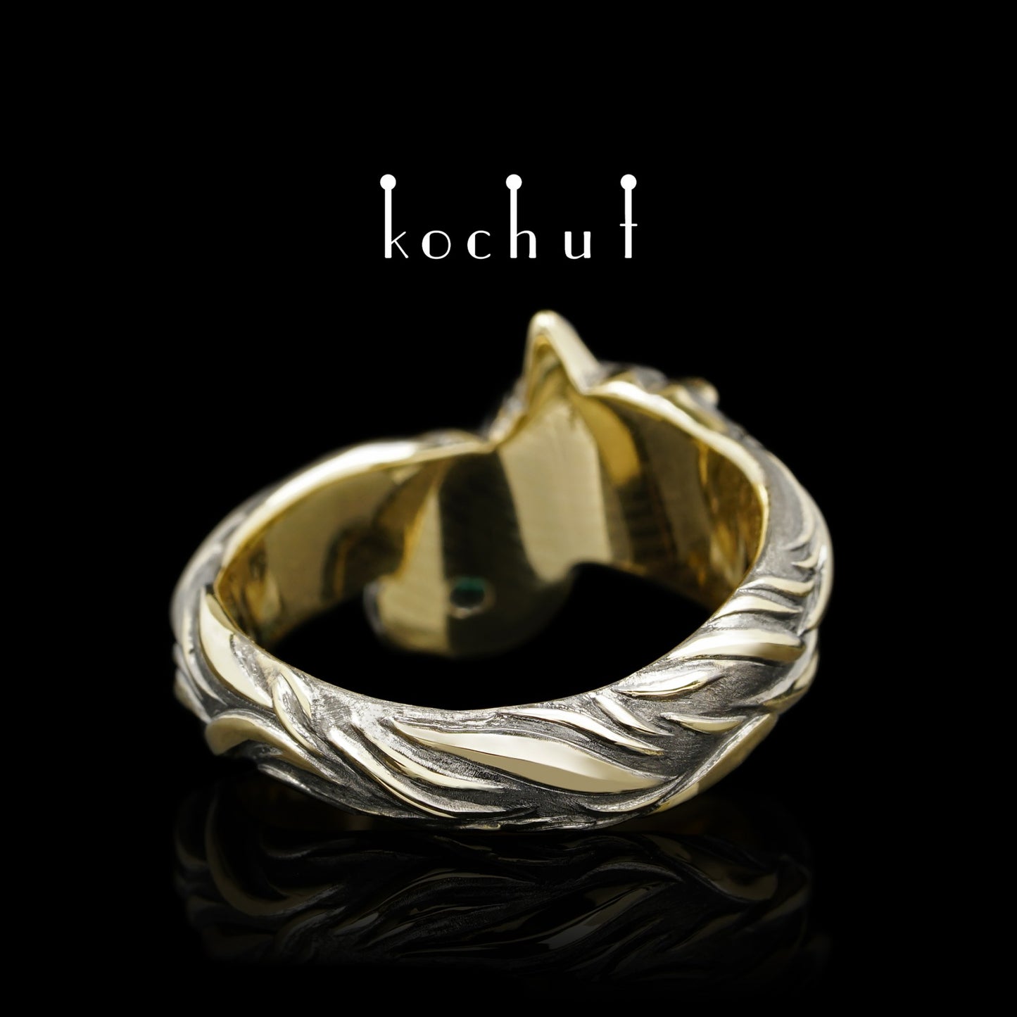 Kleiner Fuchs - Ring aus Gelbgold mit Smaragd, überzogen mit schwarzem Rhodium