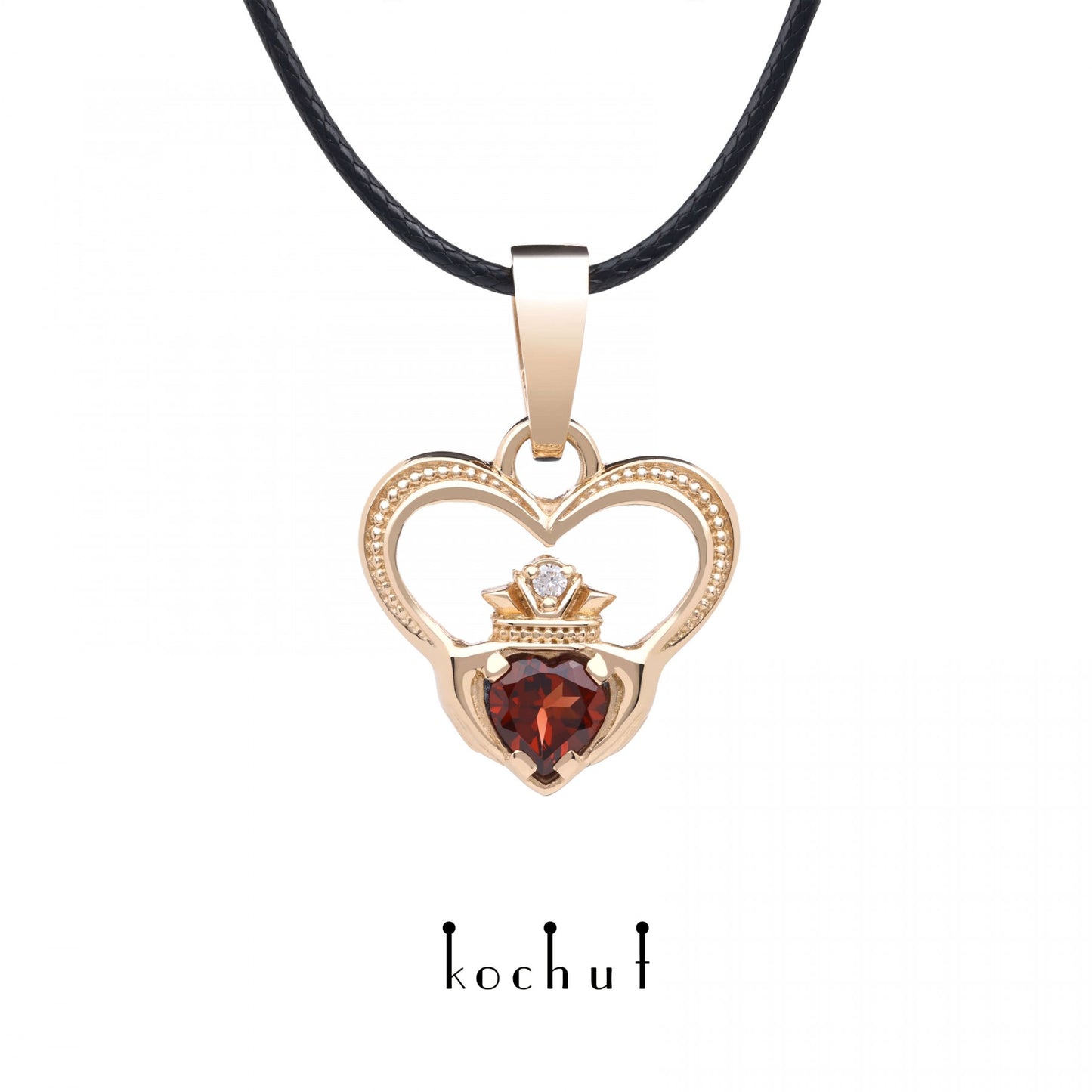 Claddagh — Anhänger aus Rotgold mit rotem Granat und Diamant