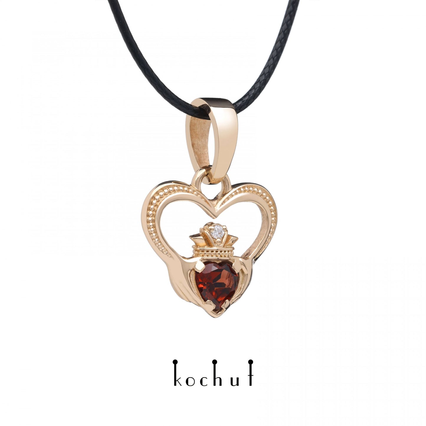 Claddagh — Anhänger aus Rotgold mit rotem Granat und Diamant