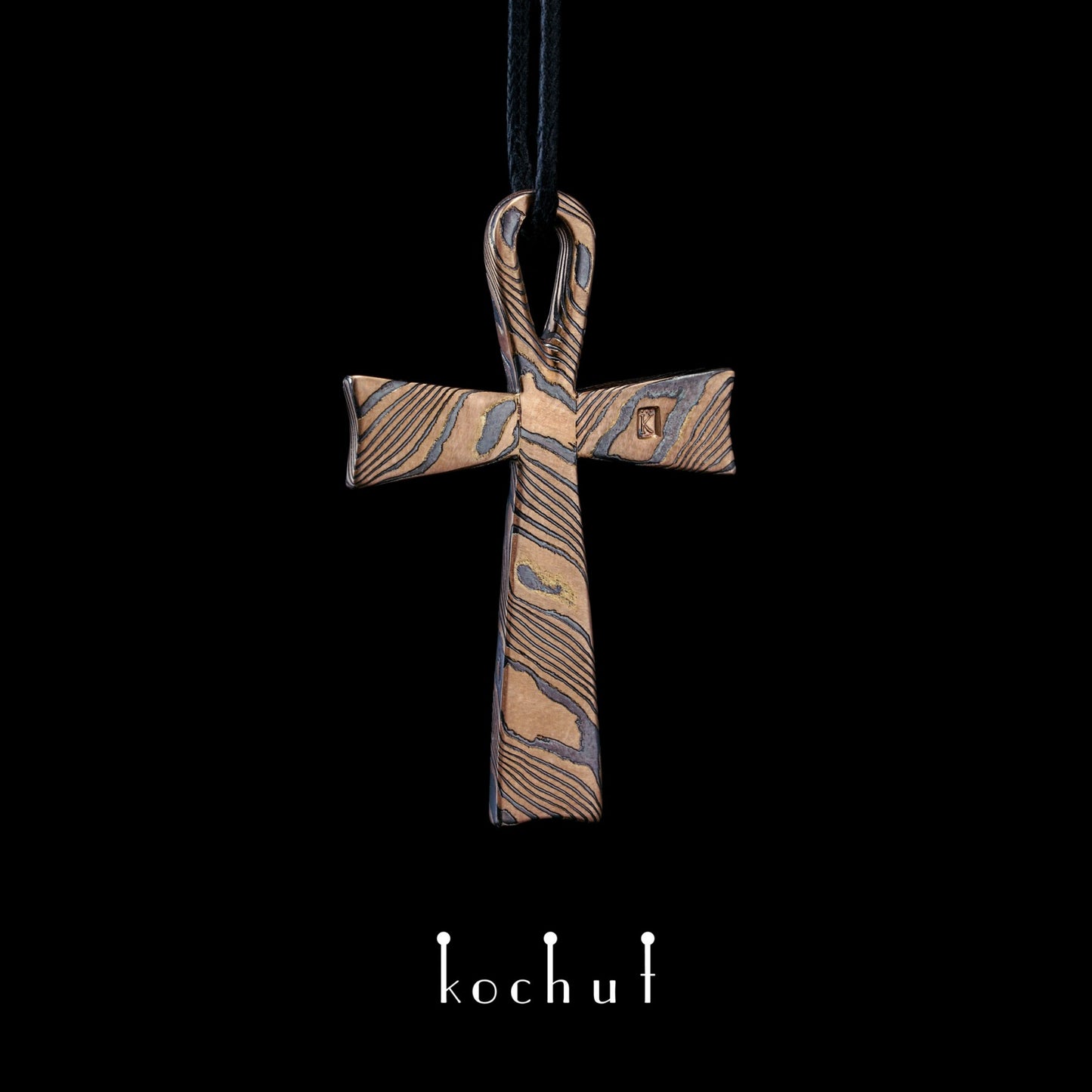 Nur eins – Mokume-Kreuz aus Rotgold, geätztem und oxidiertem Silber
