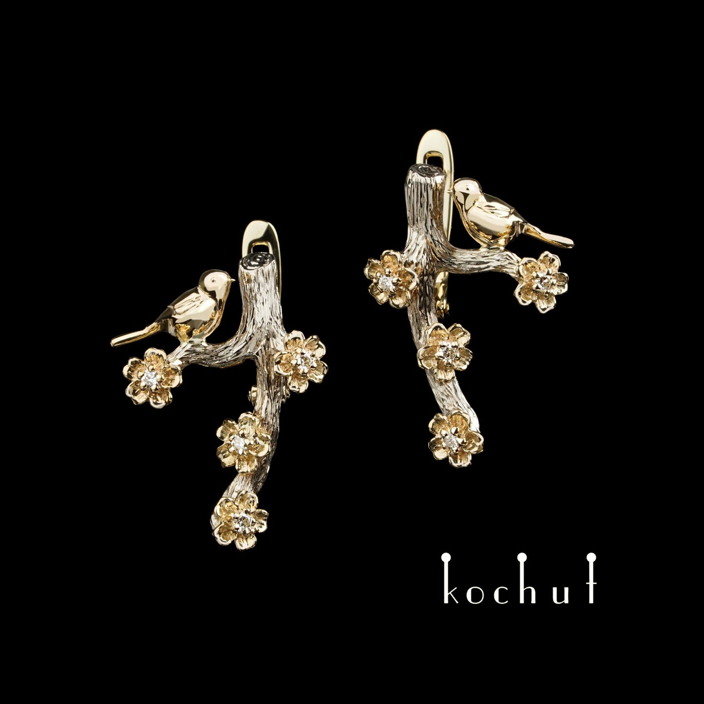 Vögelchen und Blumen — Ohrringe aus Weiß- und Gelbgold 14K mit Diamanten