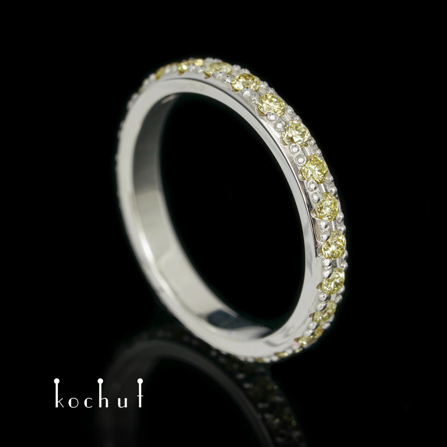 Meine Umlaufbahn — Ring aus Wießgold mit gelbe Diamanten