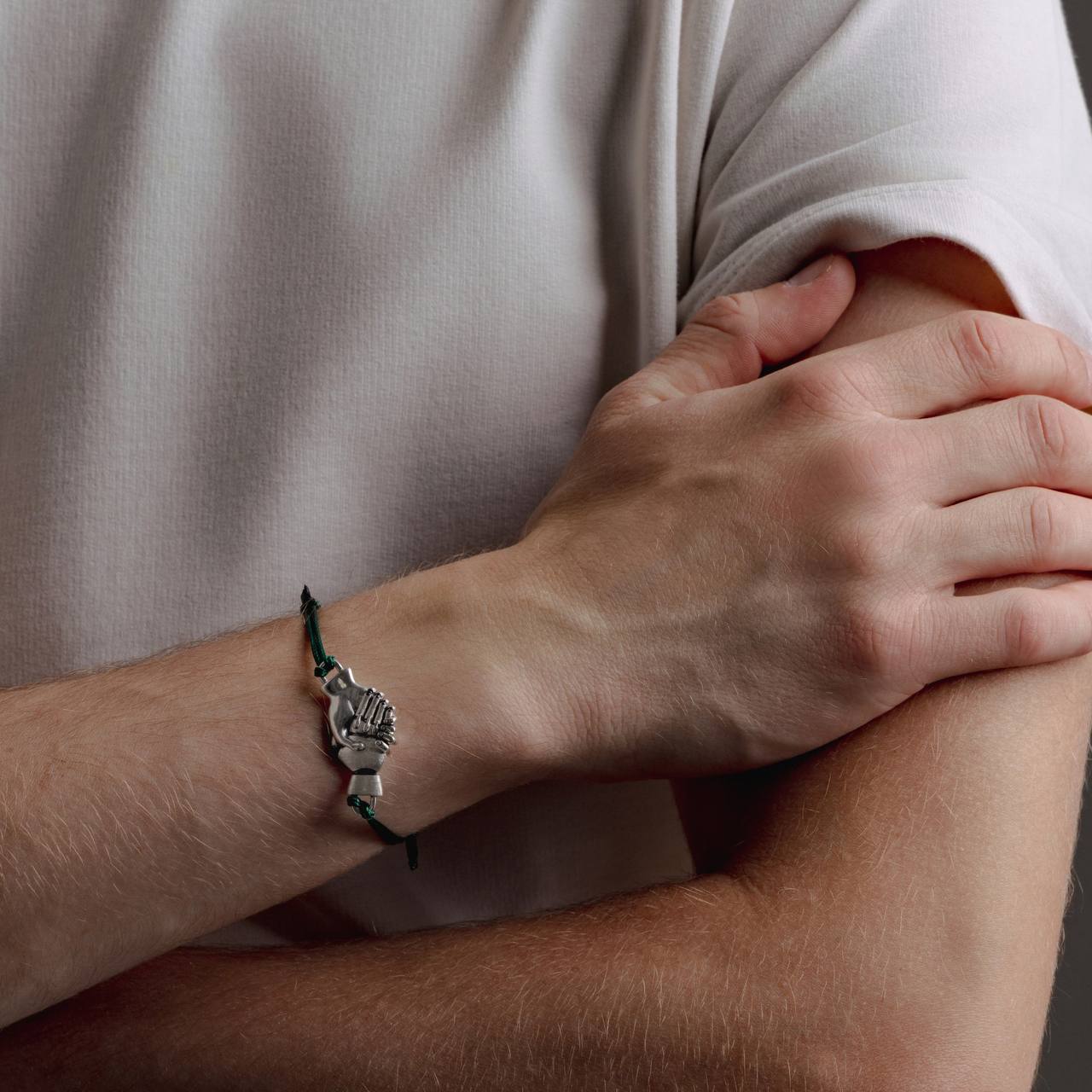 UNBROKEN — Armband aus oxidiertem Silber