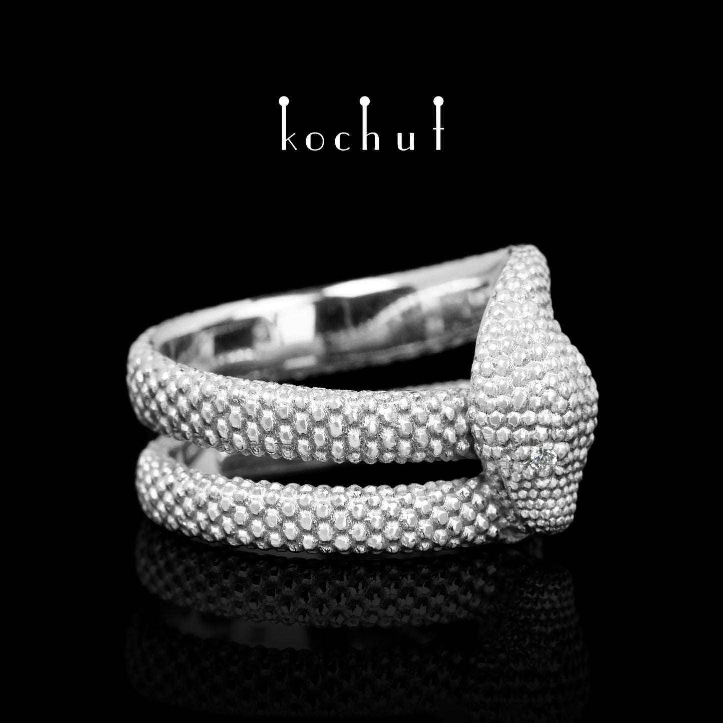 Die Liebe der Zügellosen - Ring aus Weißgold mit Diamanten und mit Rhodium überzogen