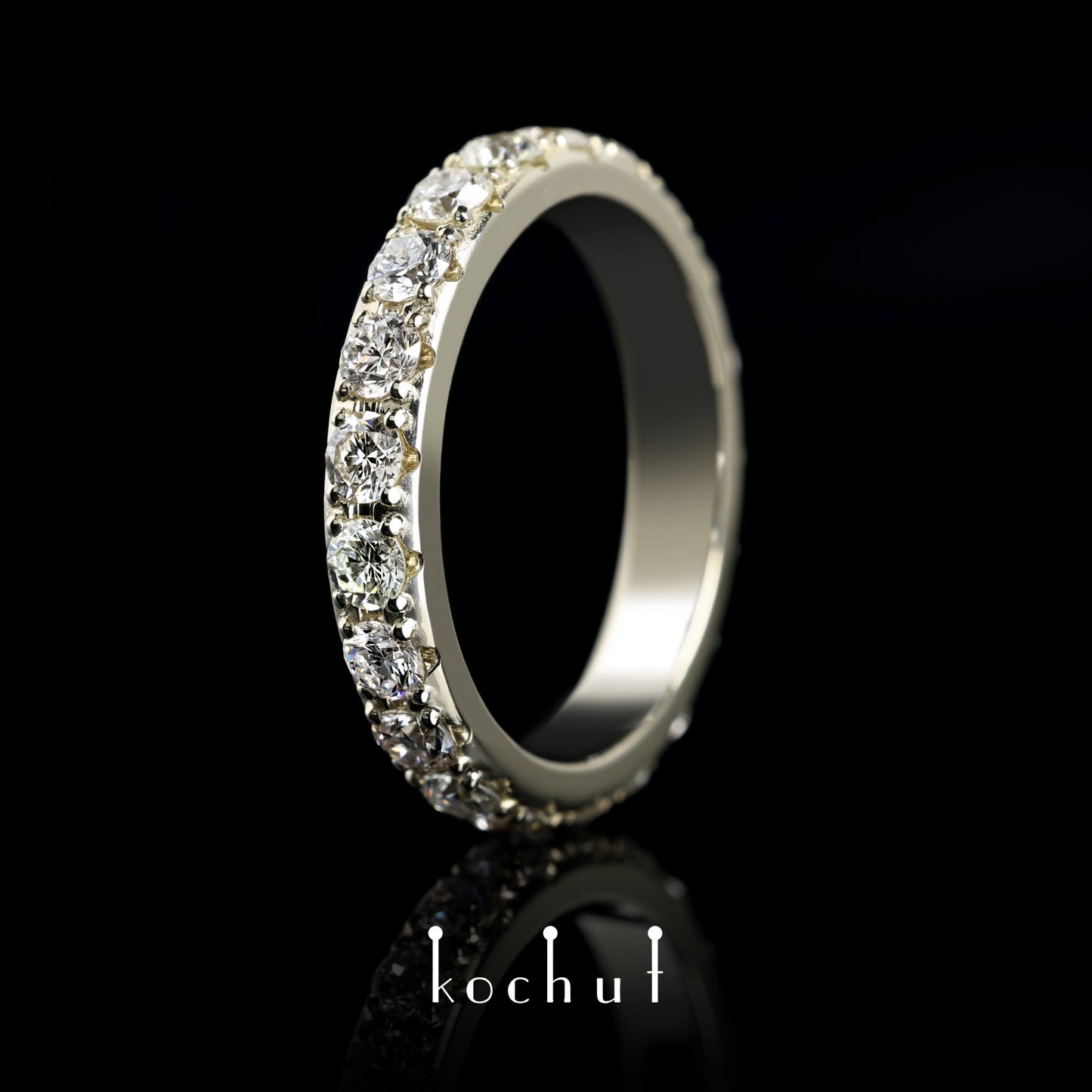 Meine Umlaufbahn — Ring aus Wießgold mit Diamanten