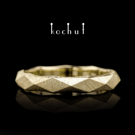 König und Königin — Ehering aus Gelbgold