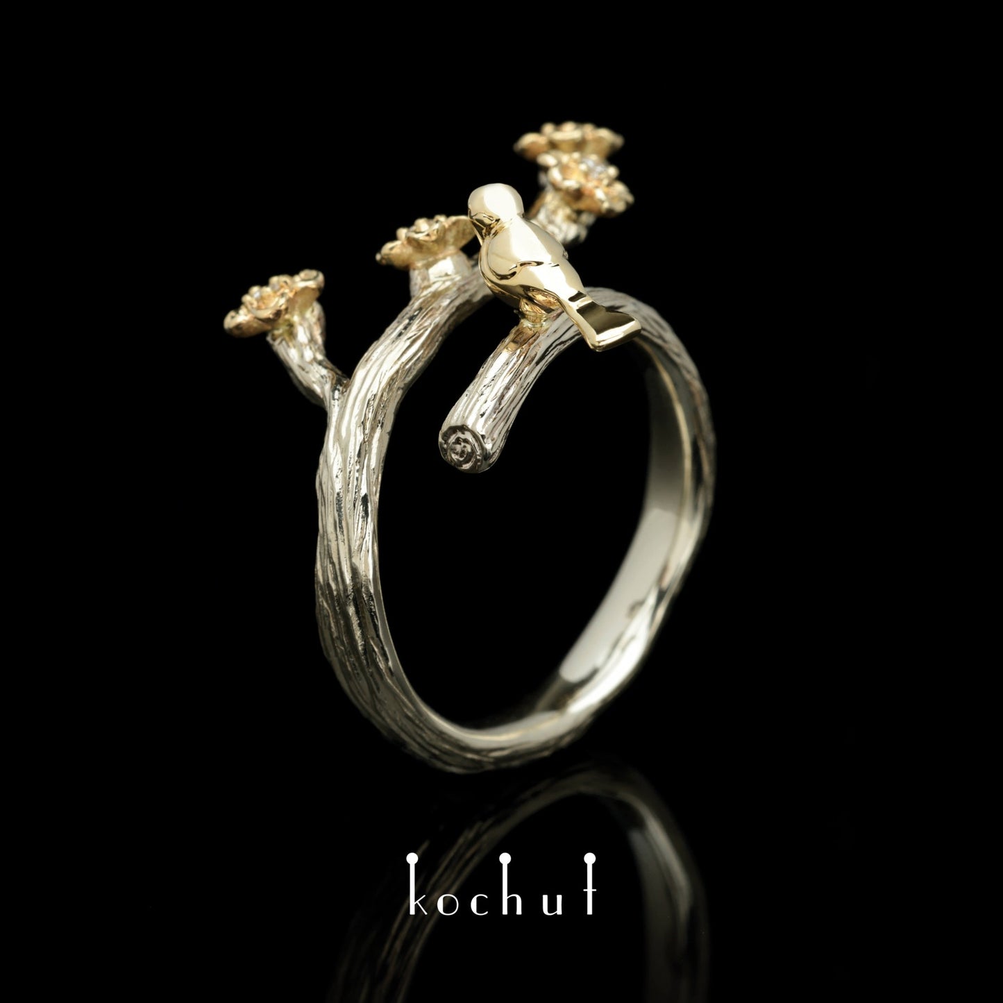 Vögelchen und Blumen — Ring aus Weißgold 14K und Gelbgold 14K mit Diamanten