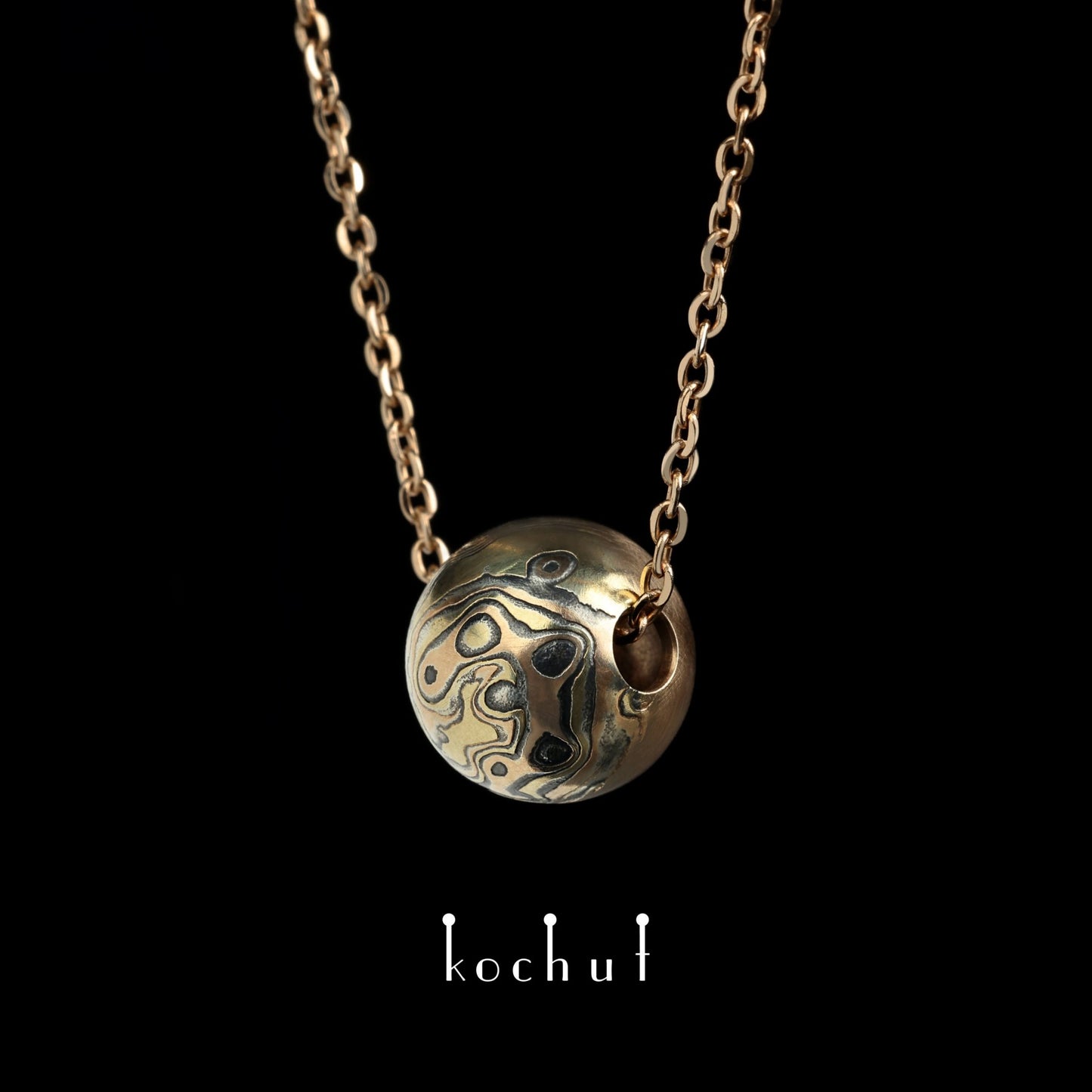 Whirlwind – Anhänger aus Gelbgold, Rotgold sowie geätztem und oxidiertem Silber.