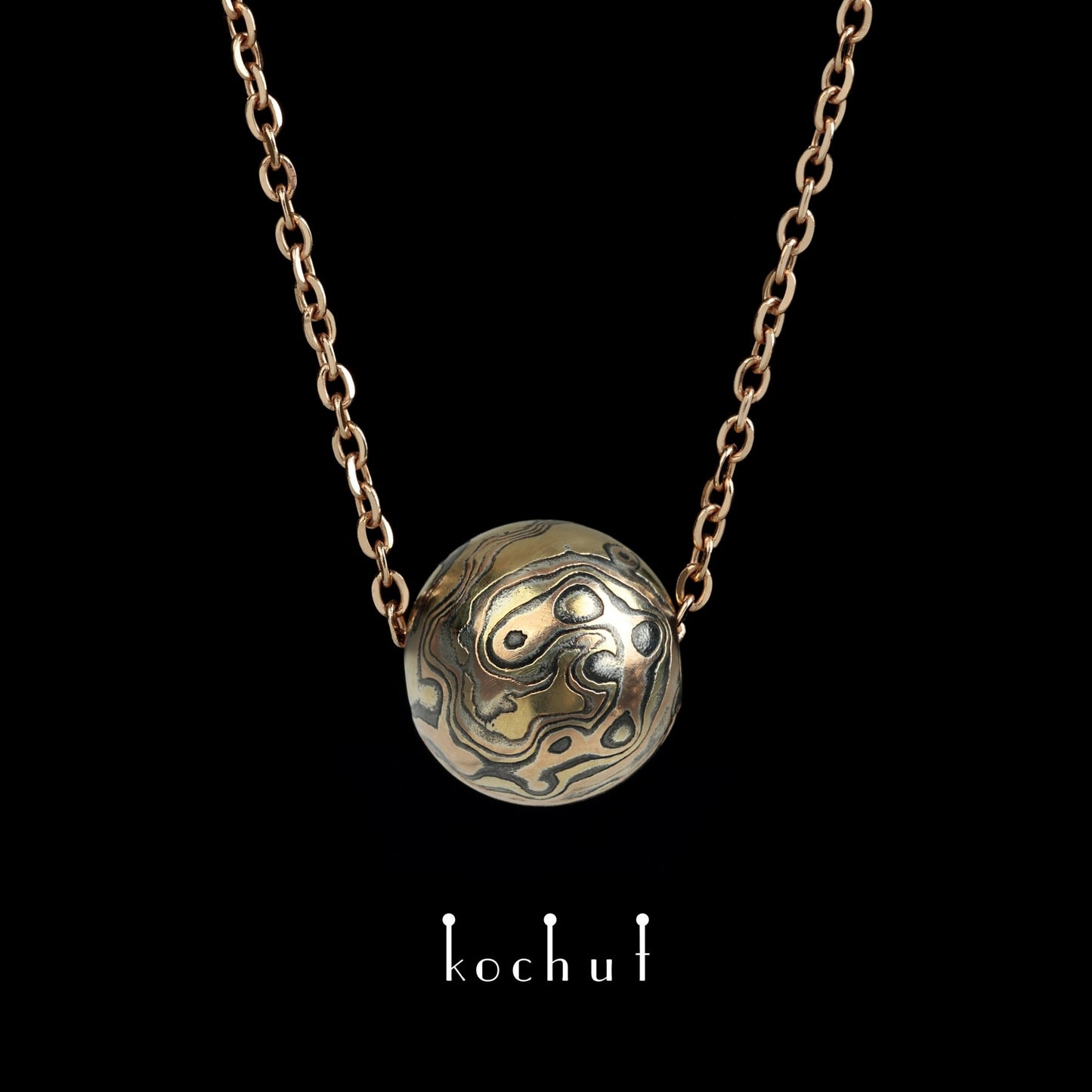 Whirlwind – Anhänger aus Gelbgold, Rotgold sowie geätztem und oxidiertem Silber.