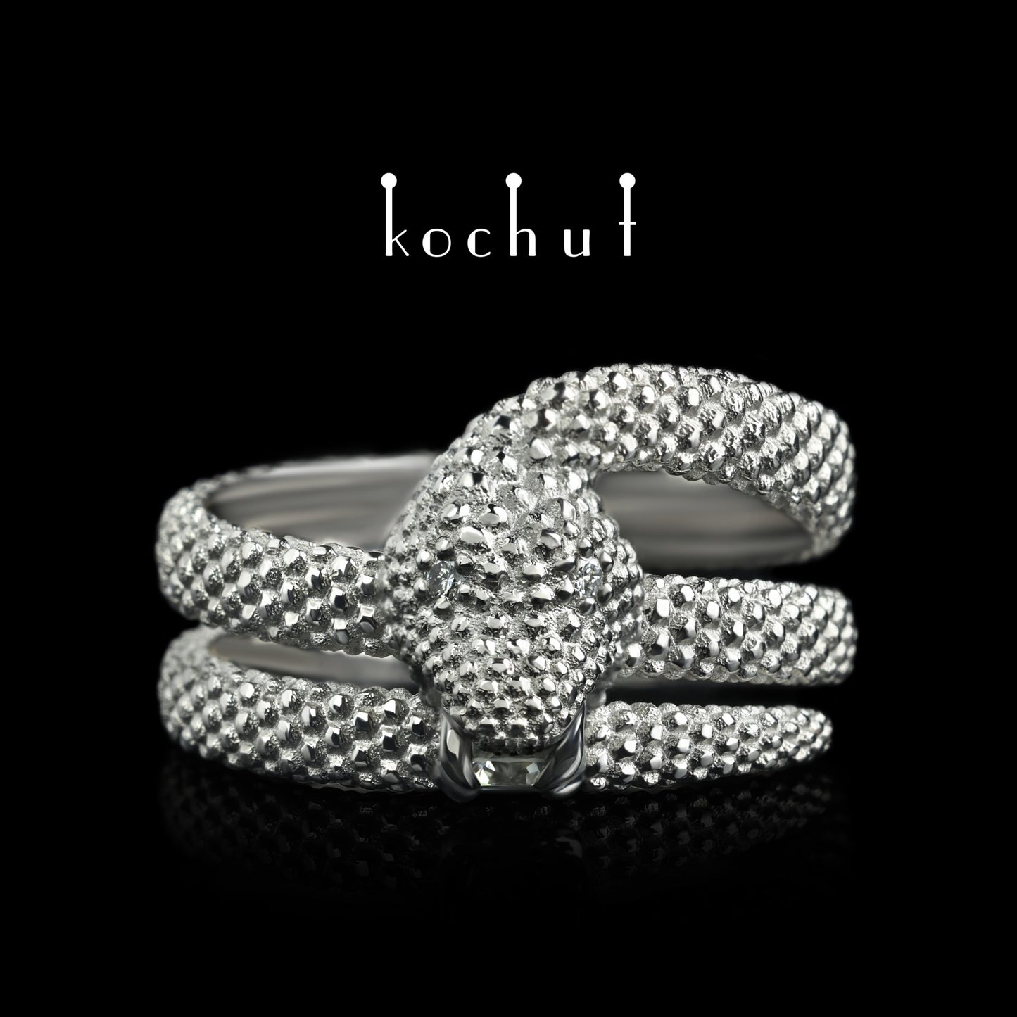 Die Liebe der Zügellosen - Ring aus Platin mit Diamanten