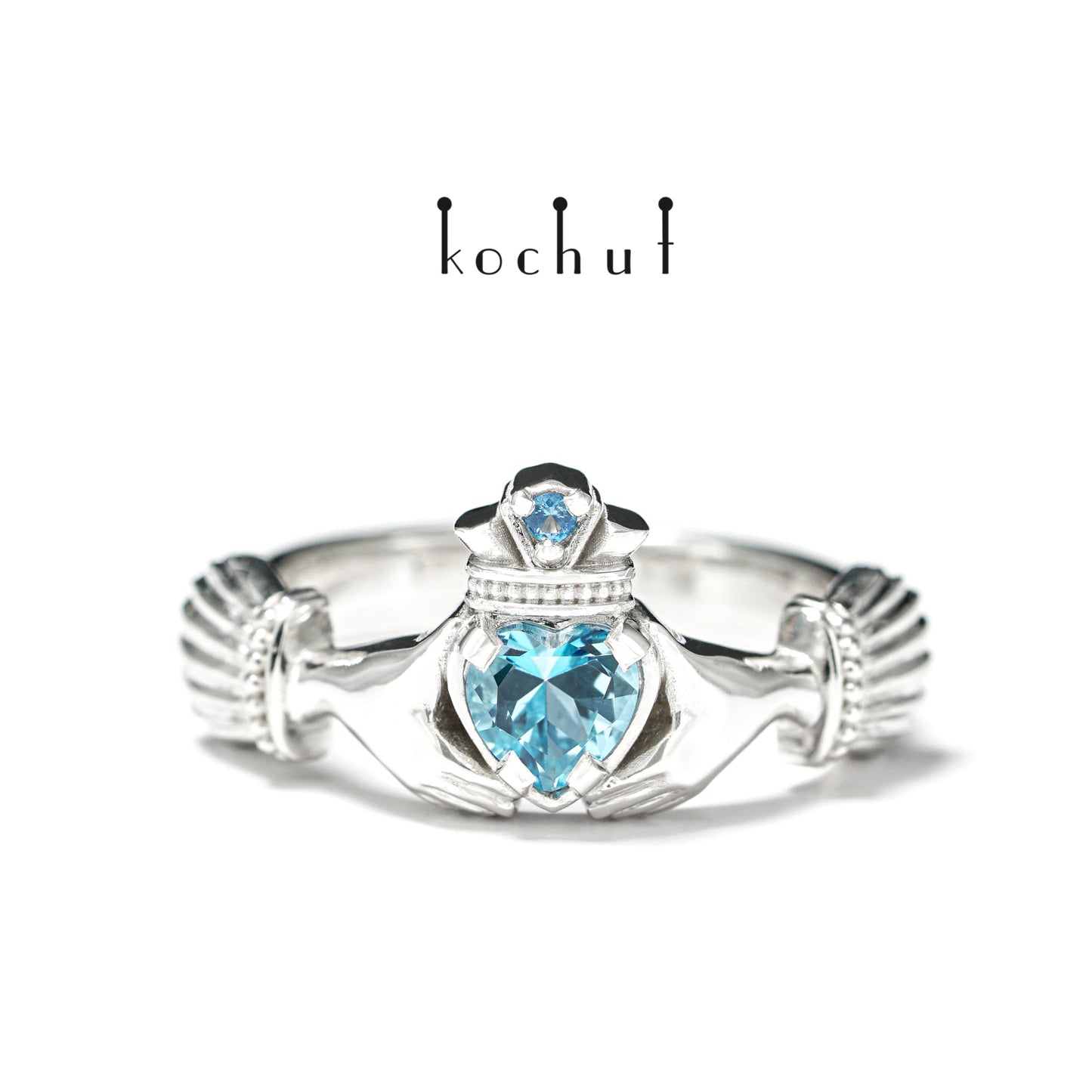 Claddagh: Liebe – Silberring mit Topasen, vergoldet mit weißem Rhodium