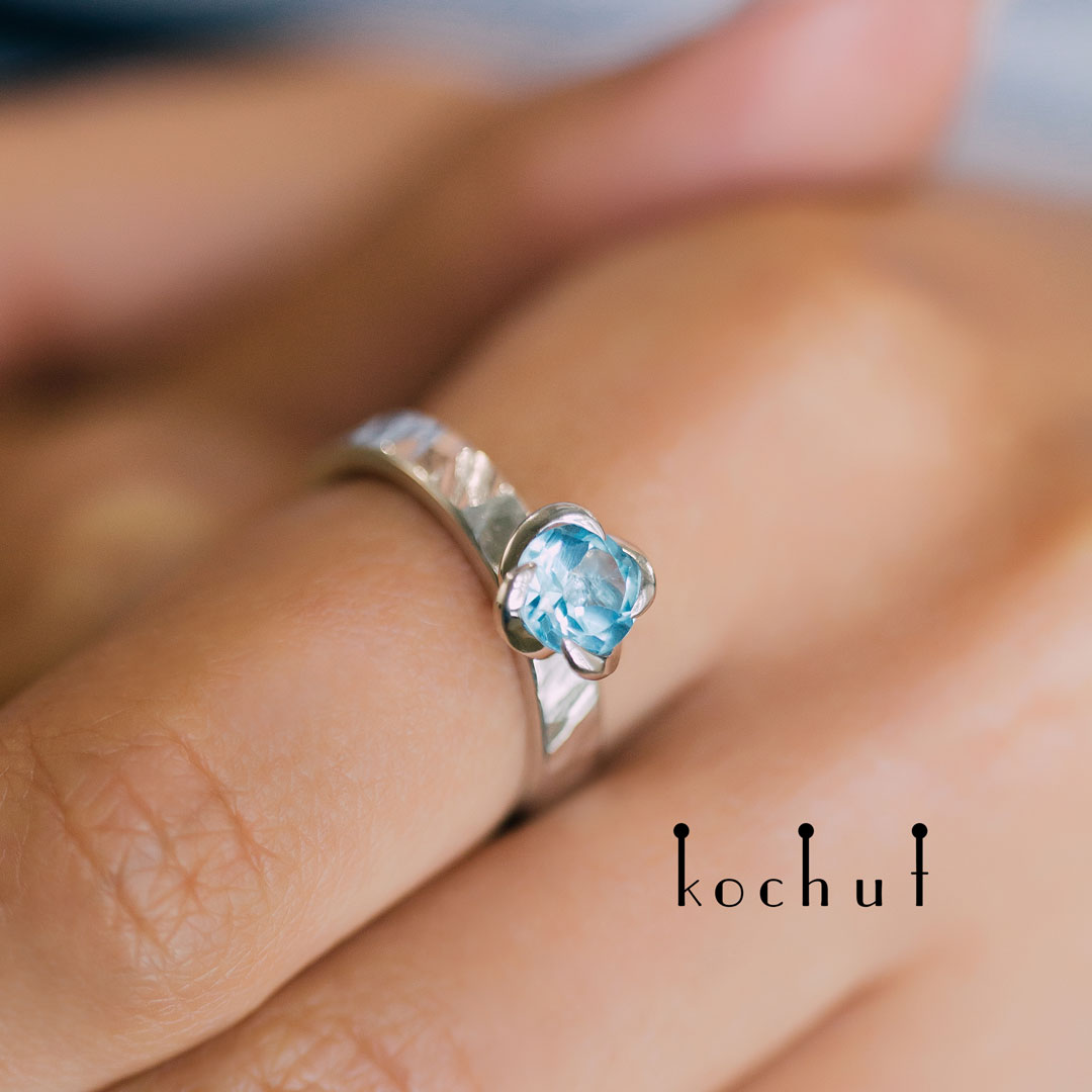 Ring "Grace". Silber, Topas, weißes Rhodium