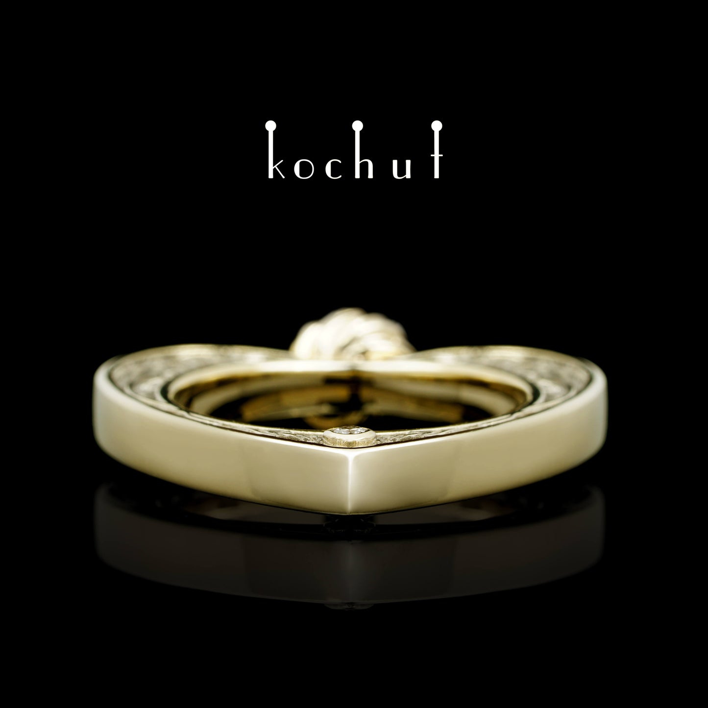Herz in Liebe — Verlobungsring aus Gelbgold mit Diamanten