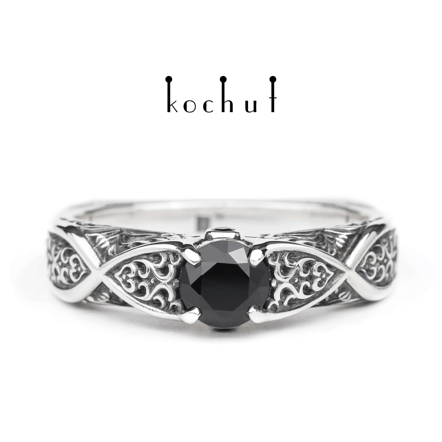 Versailles — Ring aus oxidiertem Silber mit Spinell