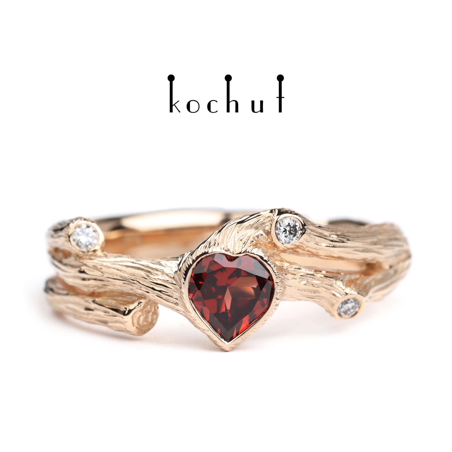Herz des Waldes — Ring aus Rotgold mit Granat und Diamanten