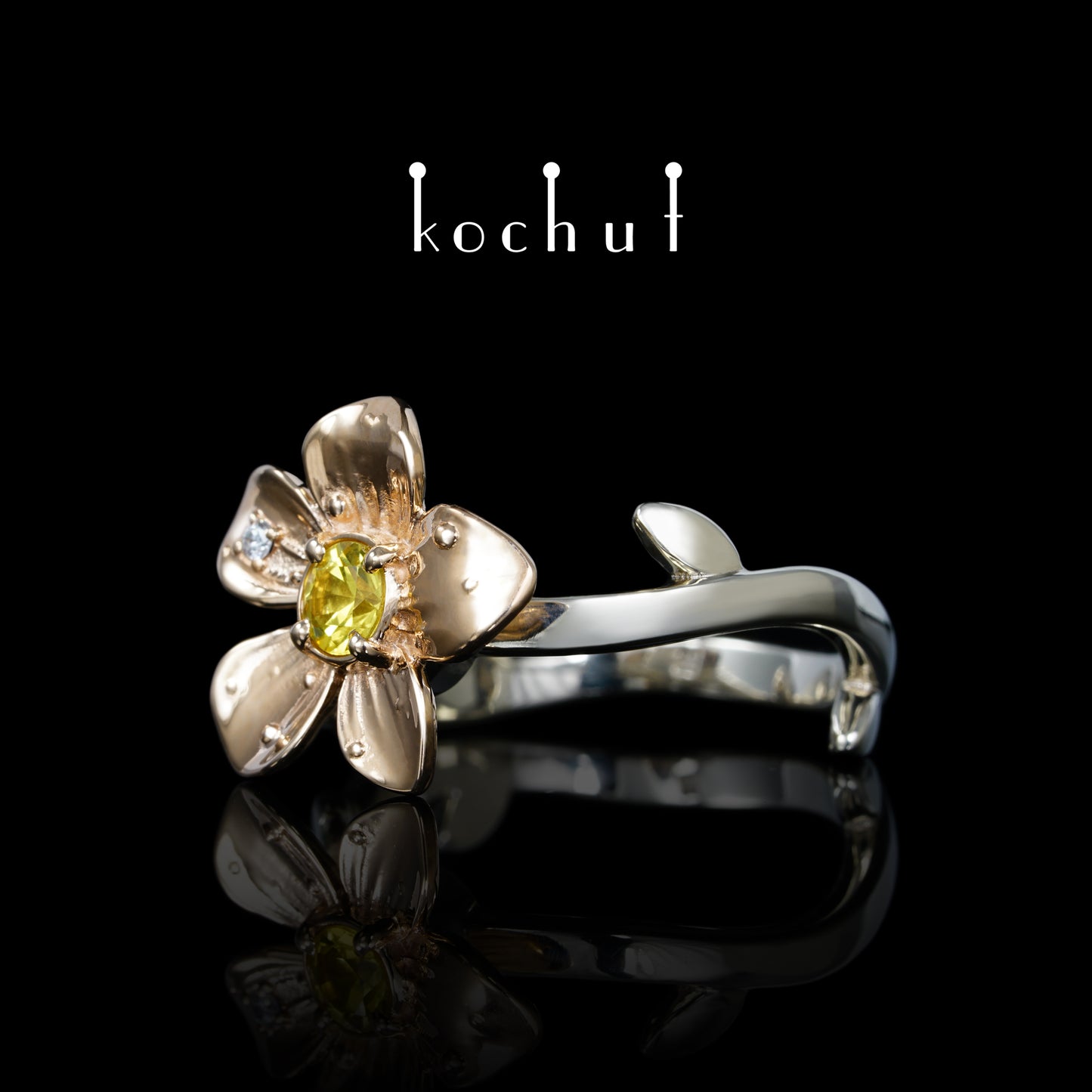 Violett — Verlobungsring aus Weiß- und Rotgold mit Saphir und Diamant