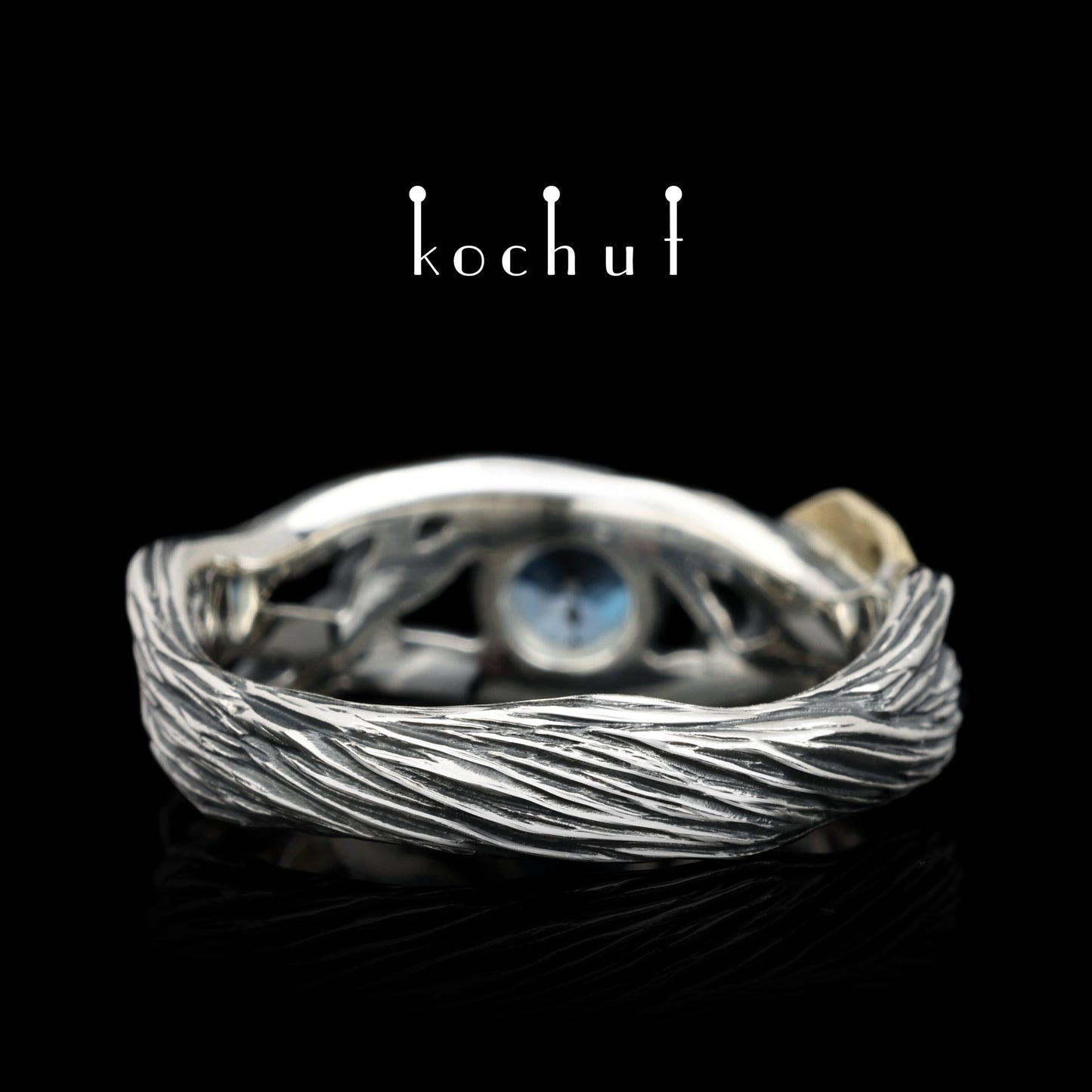 Waldfee — Ring aus oxidiertem Silber und Gelbgold mit Topas