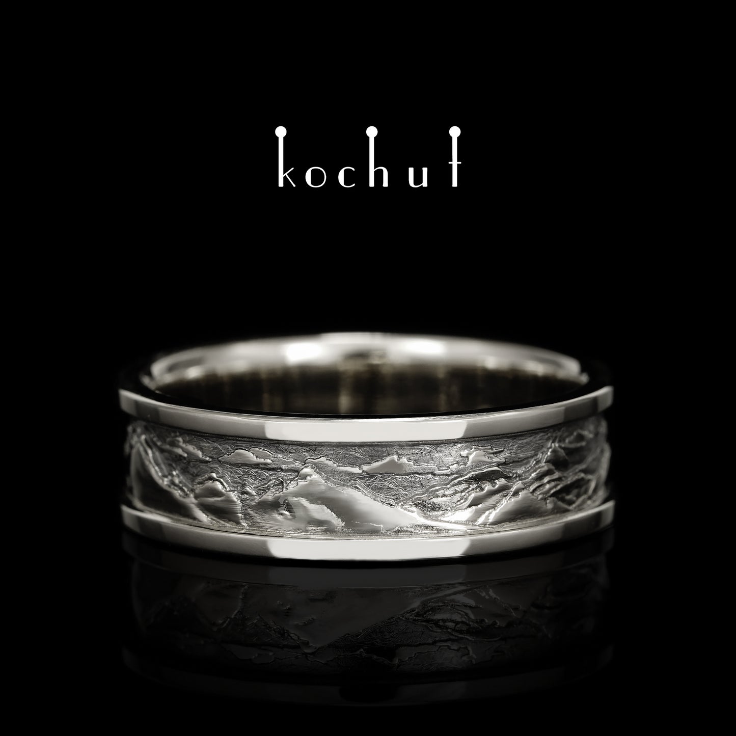 Höhen der Liebe: Sonne und Mond — Ehering aus oxidiertem Silber