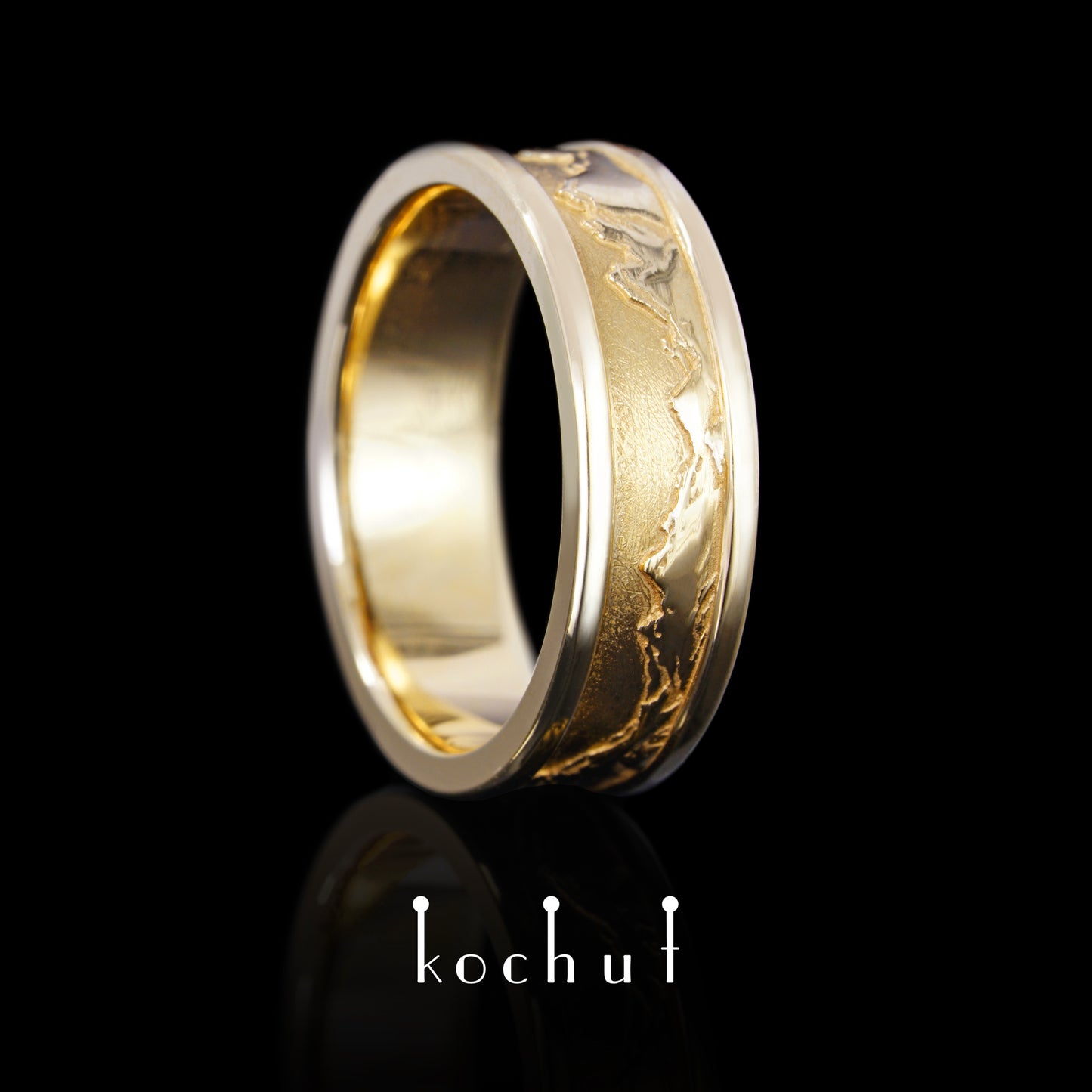 Gipfel der Liebe — Ehering aus Gelbgold