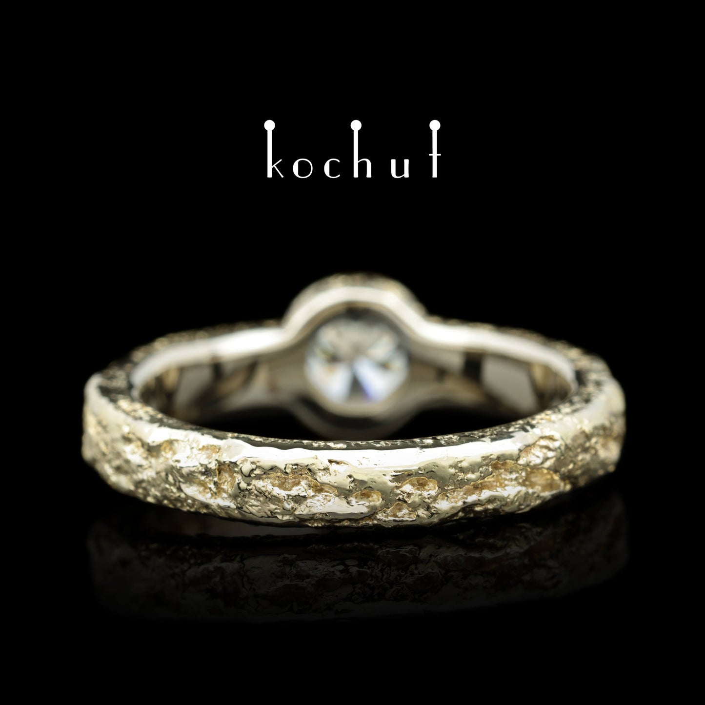 Leib und Seele — Verlobungsring aus Weiß- und Gelbgold mit Diamant