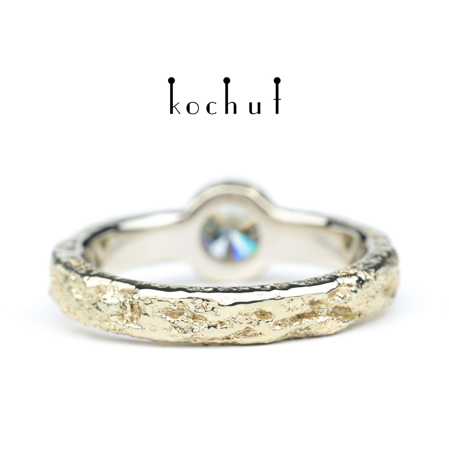 Leib und Seele — Verlobungsring aus Weiß- und Gelbgold mit Diamant