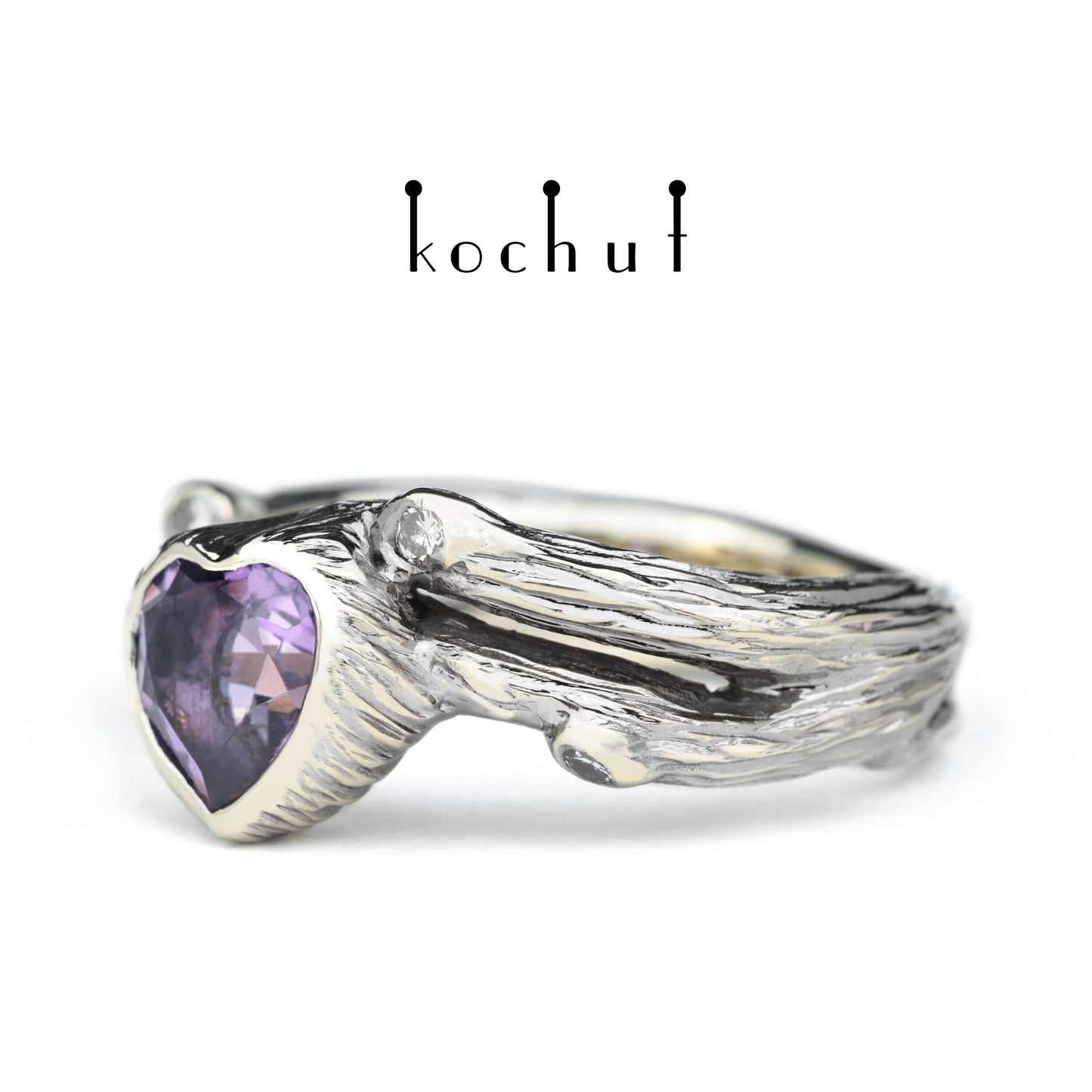 Herz des Waldes — Ring aus Weißgold mit Amethyst und Diamanten, beschichtet mit schwarzem Rhodium