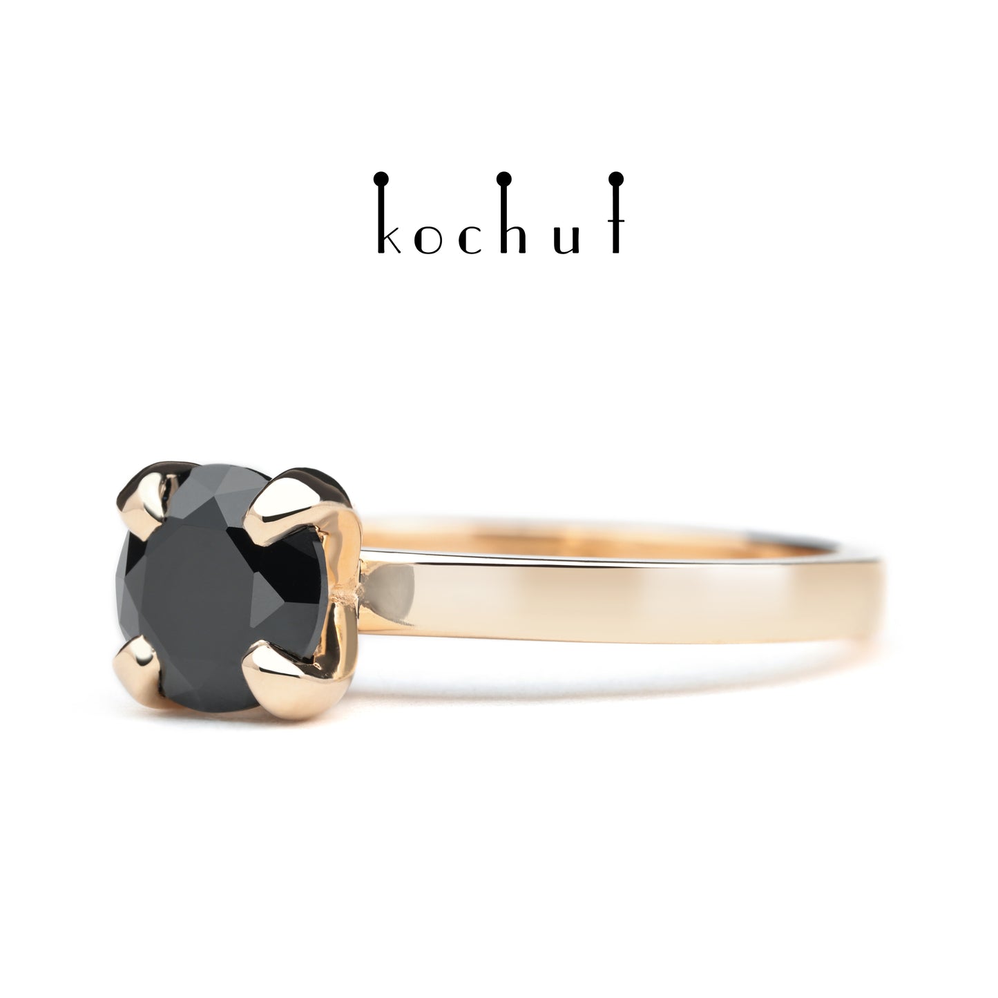 Zärtlichkeit der Gefühle — Ring aus Rotgold mit schwarzem Spinell