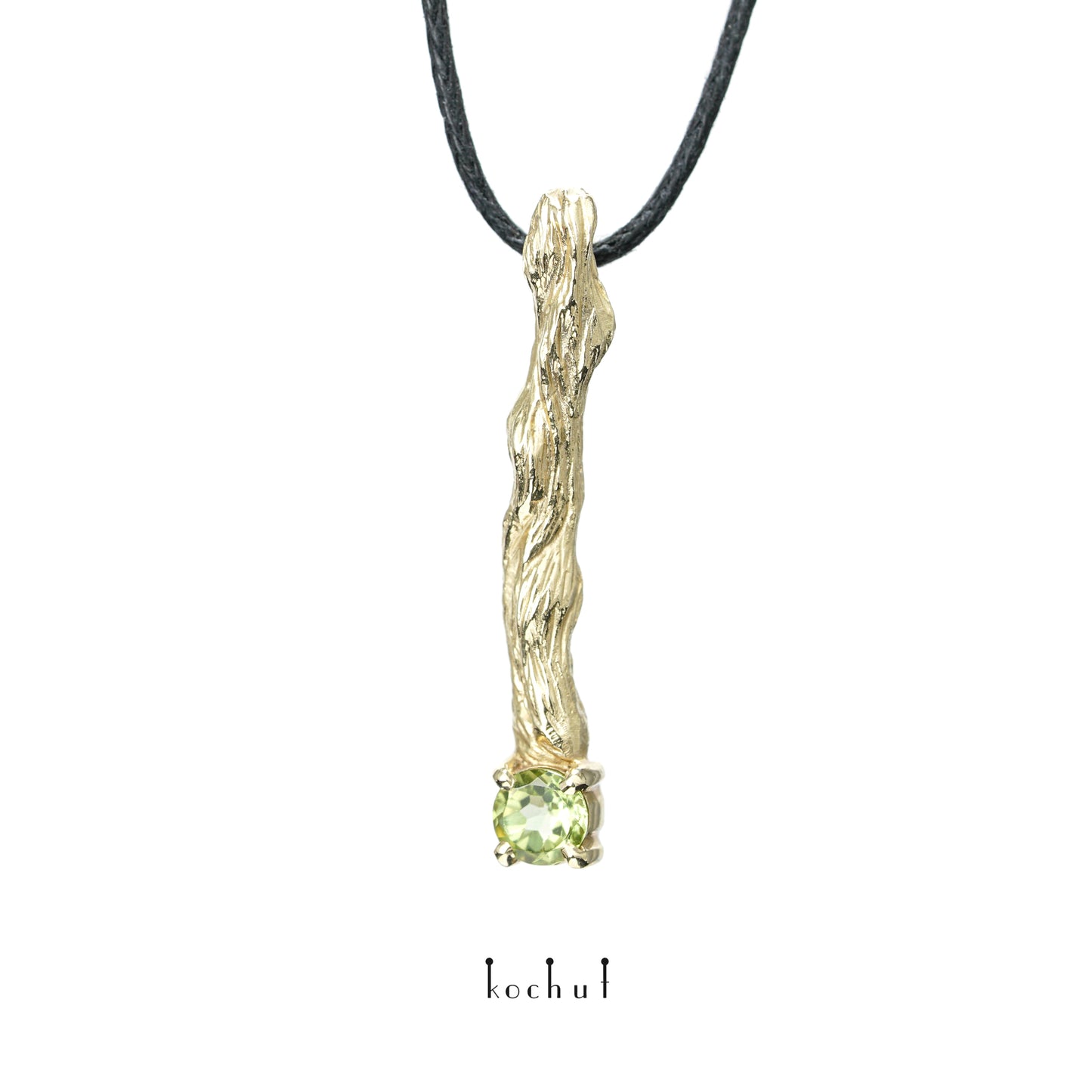 Kleiner Zweig — Anhänger aus Gelbgold mit Chrysolith