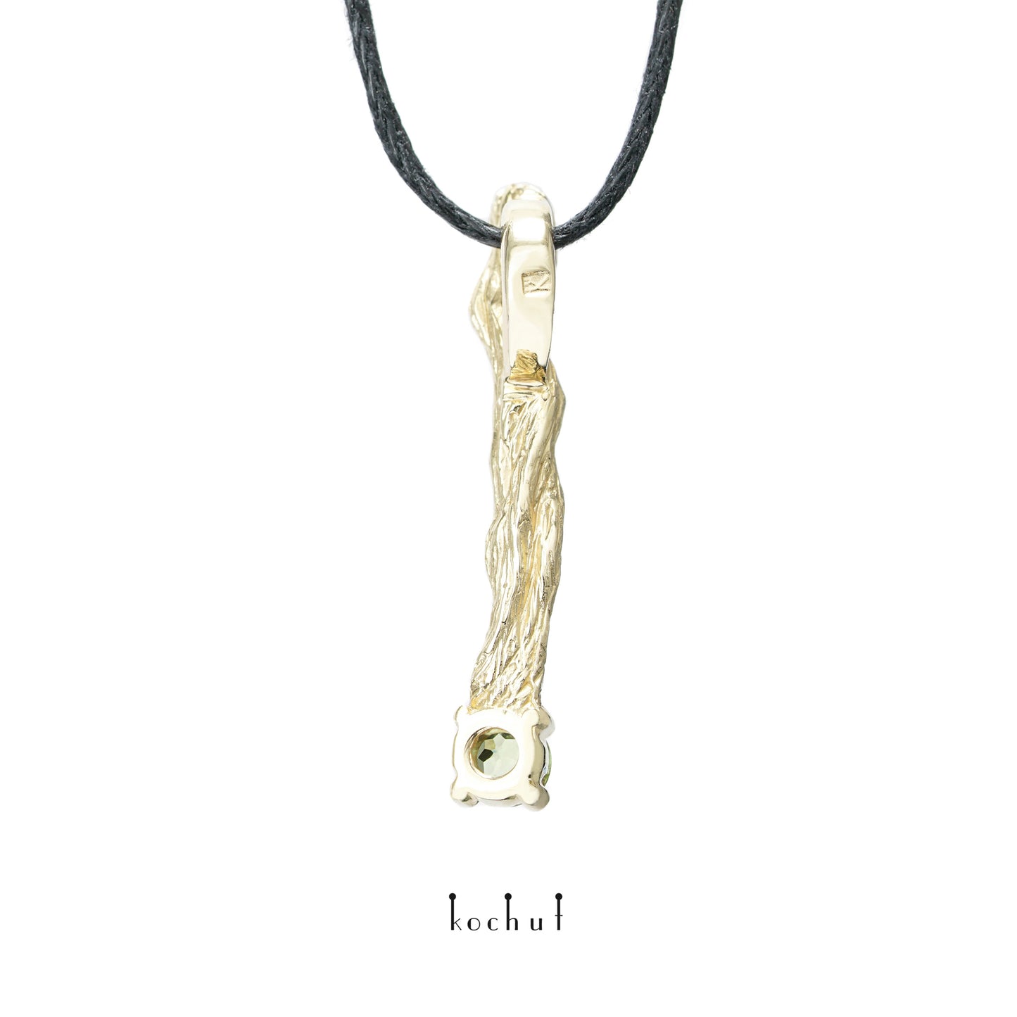 Kleiner Zweig — Anhänger aus Gelbgold mit Chrysolith