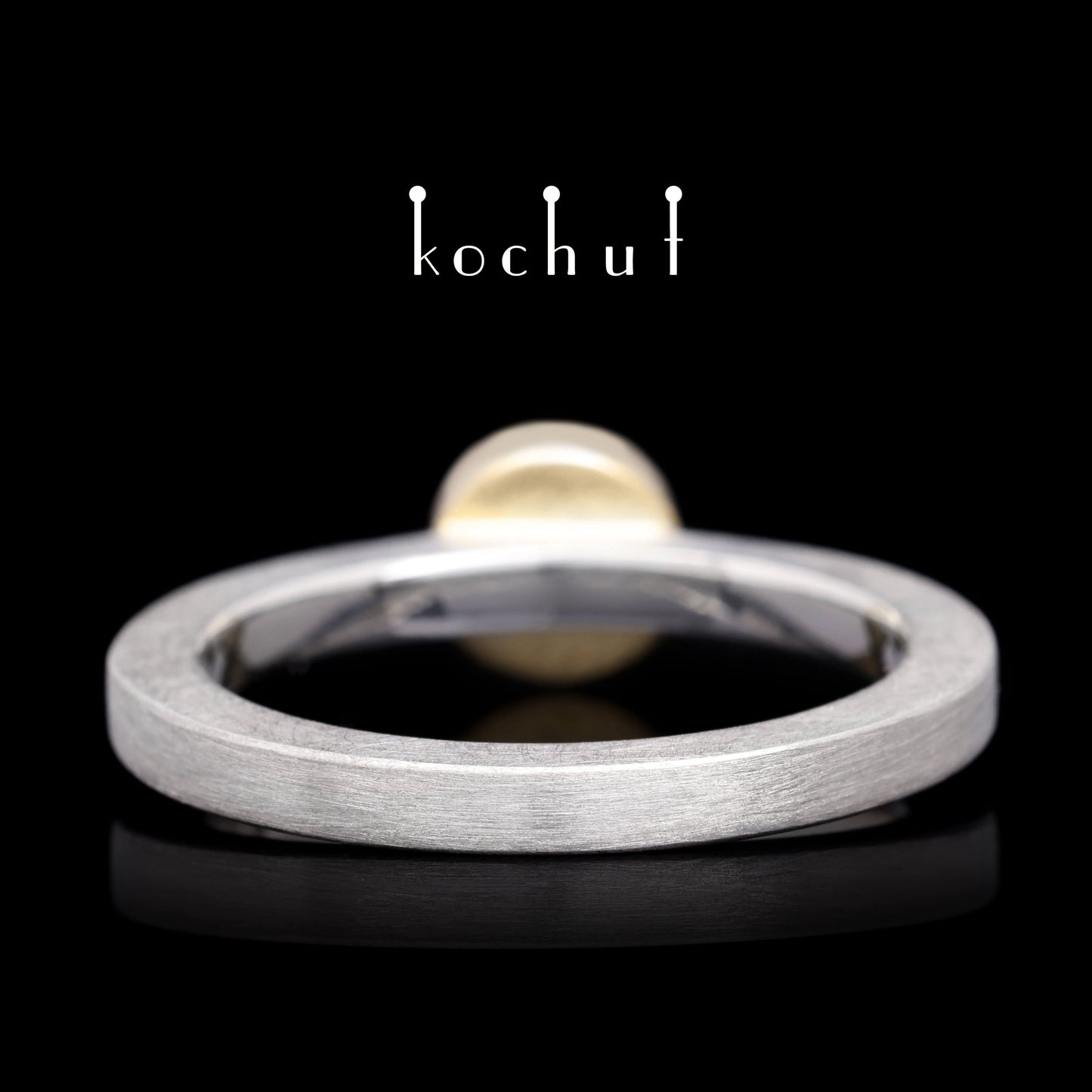 Venus — ein Ring aus Silber, Gelbgold und Amethyst