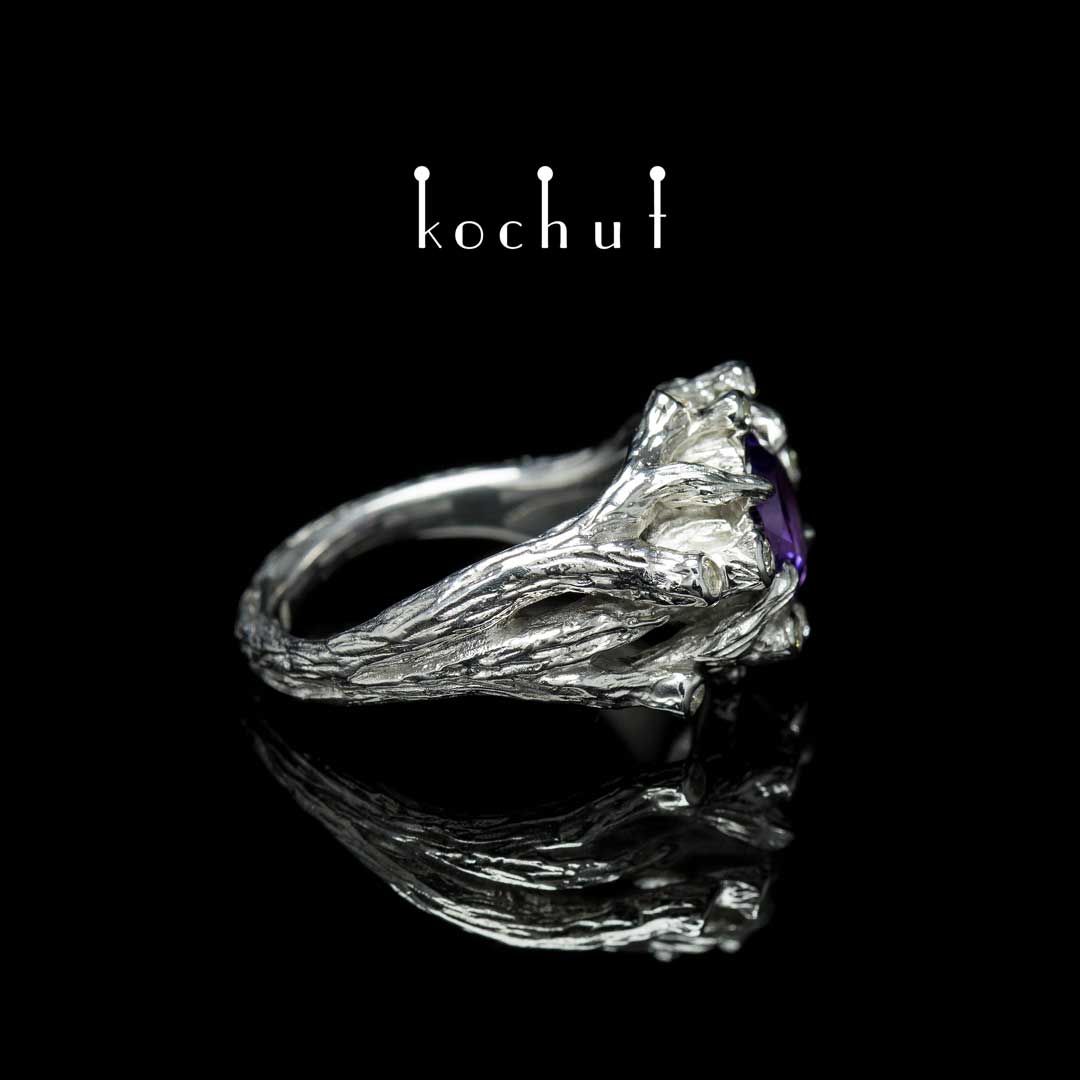 Verzauberter Wald — Silberring mit Amethyst und Diamanten, beschichtet mit weißem Rhodium