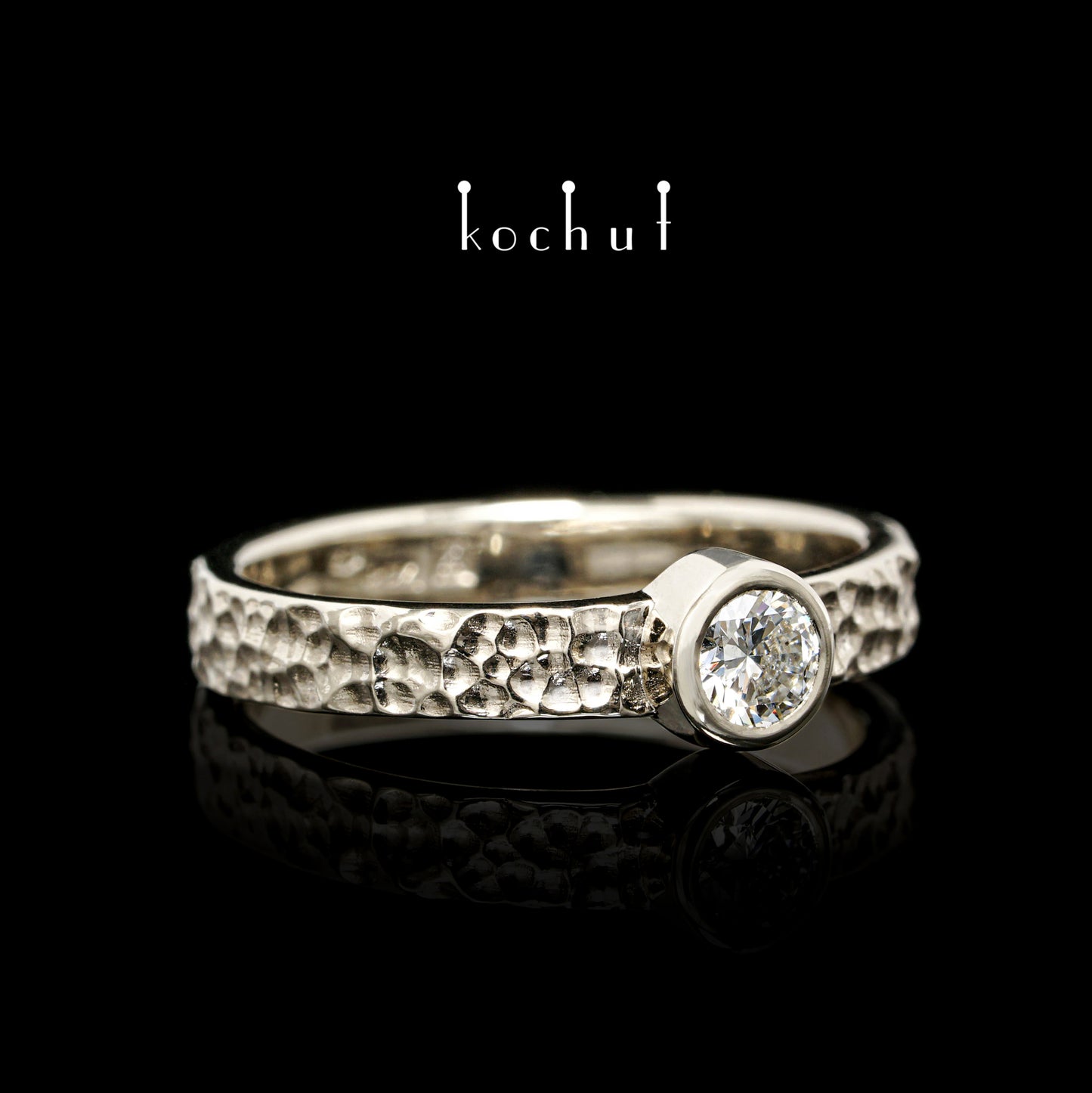 Der Weg des Lebens — Weißgold-Verlobungsring mit Diamant