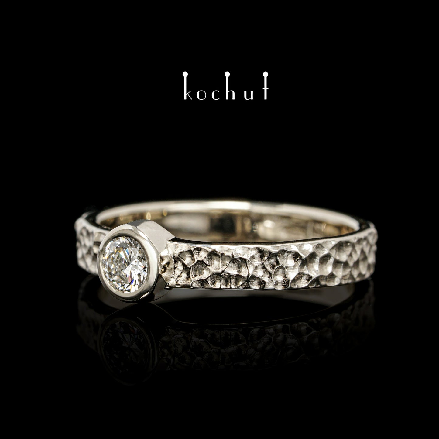 Der Weg des Lebens — Weißgold-Verlobungsring mit Diamant