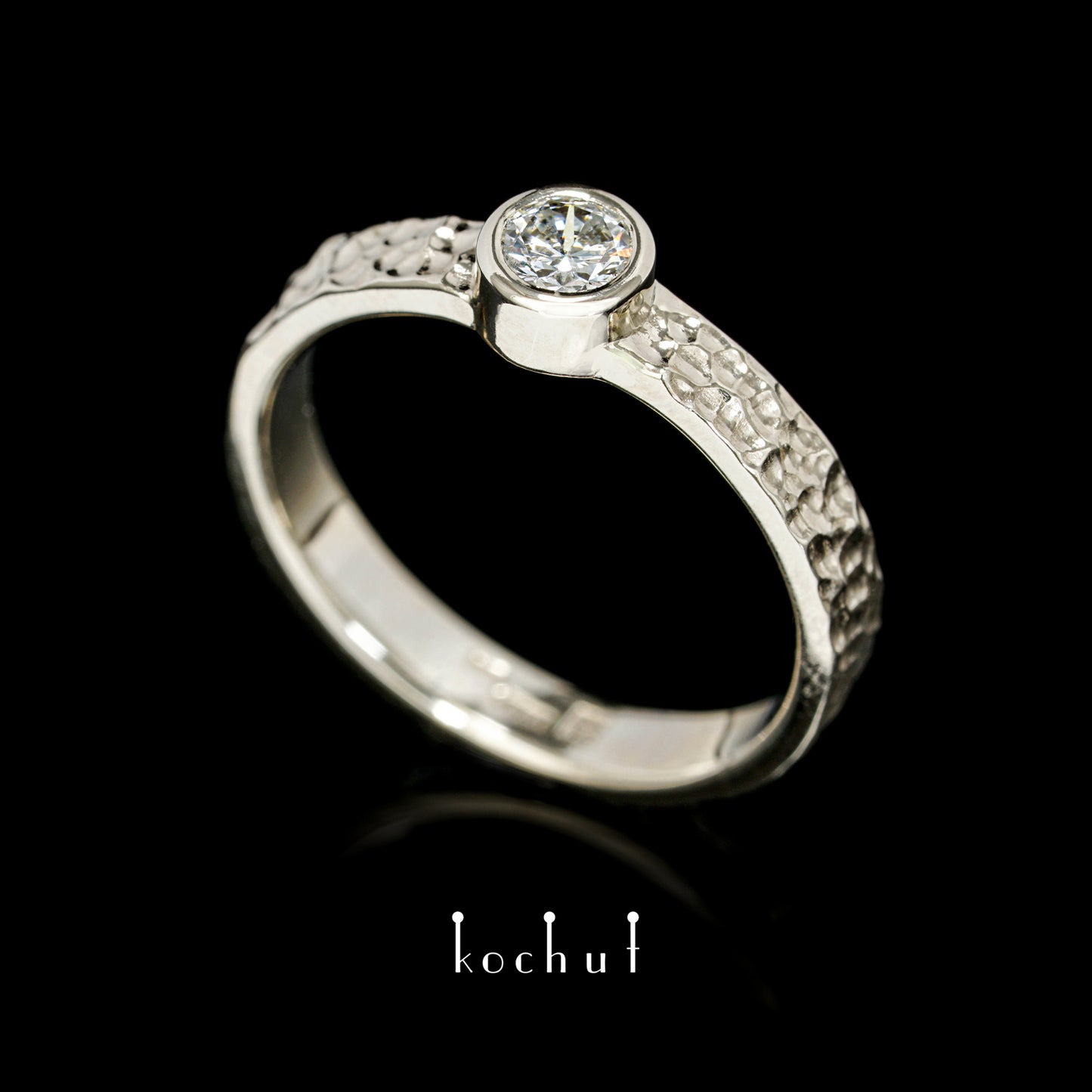 Der Weg des Lebens — Weißgold-Verlobungsring mit Diamant