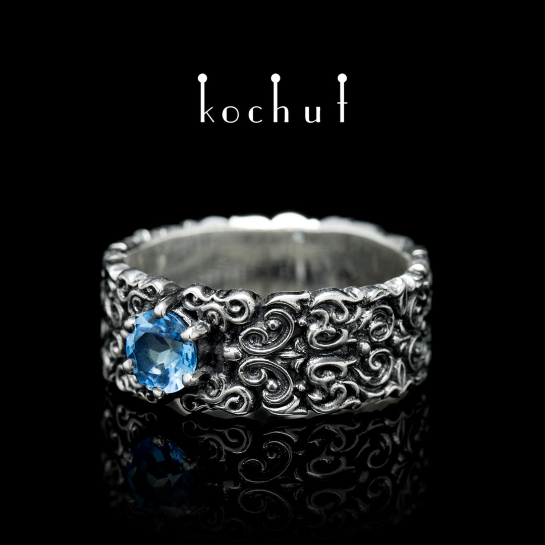 Notre-Dame — Ring aus oxidiertem Silber mit Topas