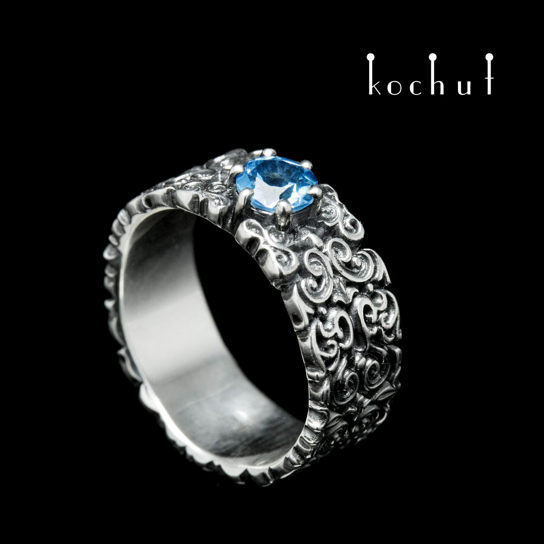 Notre-Dame — Ring aus oxidiertem Silber mit Topas