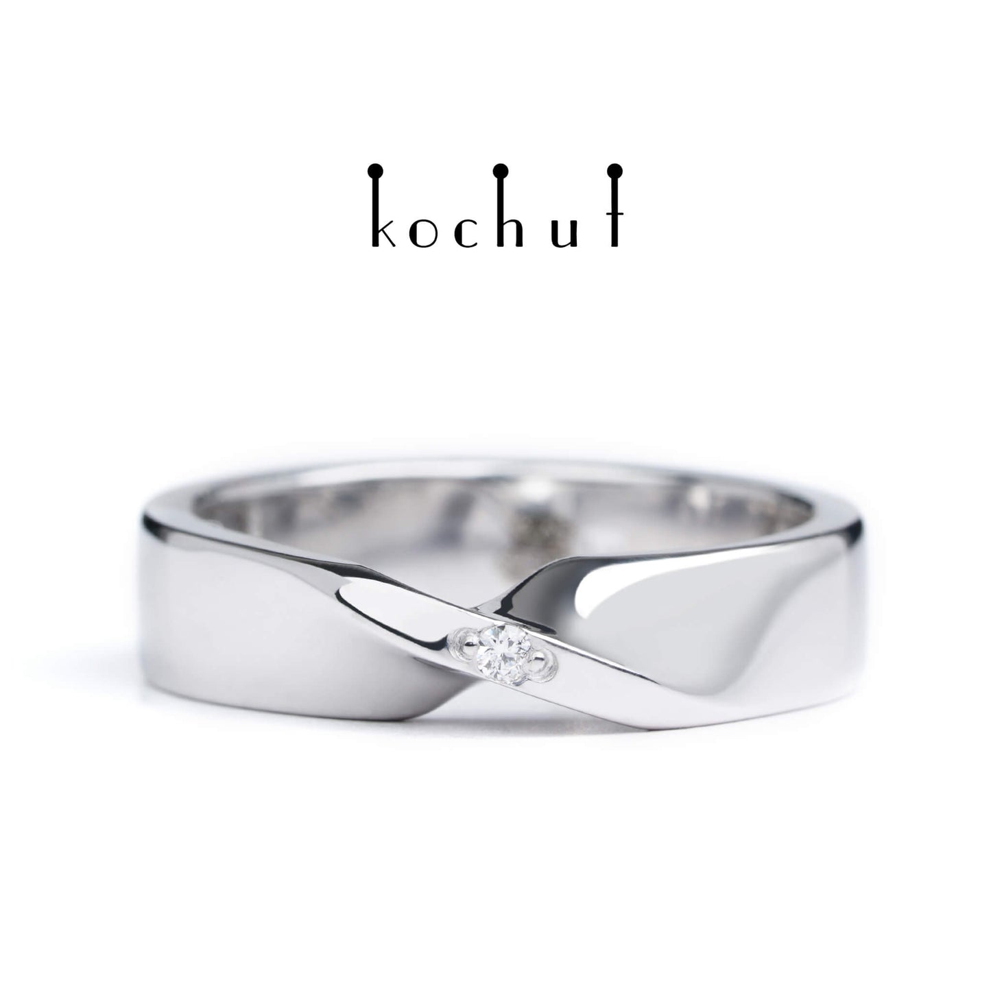 Mobius-Band — Silber-Verlobungsring mit Diamant