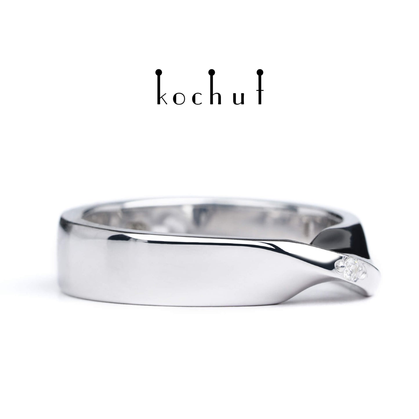 Mobius-Band — Silber-Verlobungsring mit Diamant