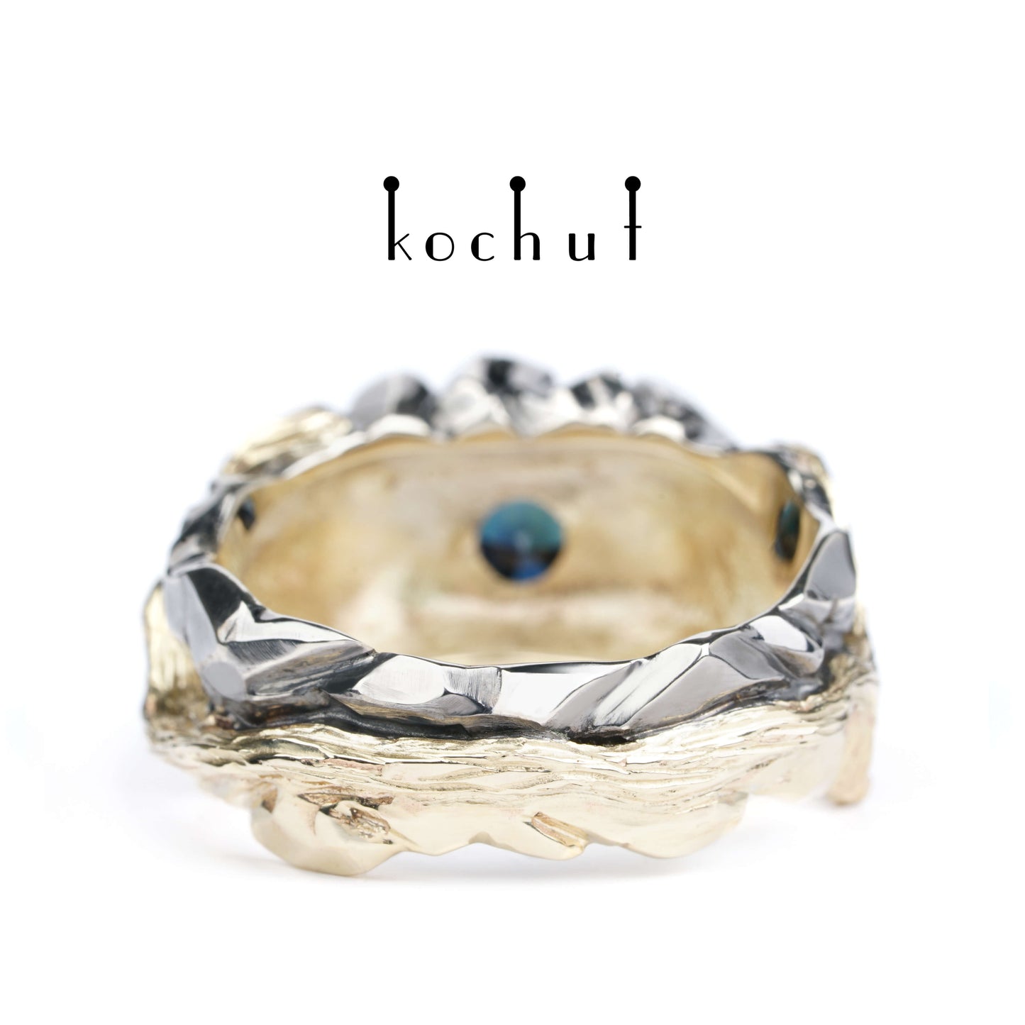 Dominator — Ring aus Weiß- und Gelbgold mit Saphir und Diamanten, überzogen mit schwarzem Rhodium