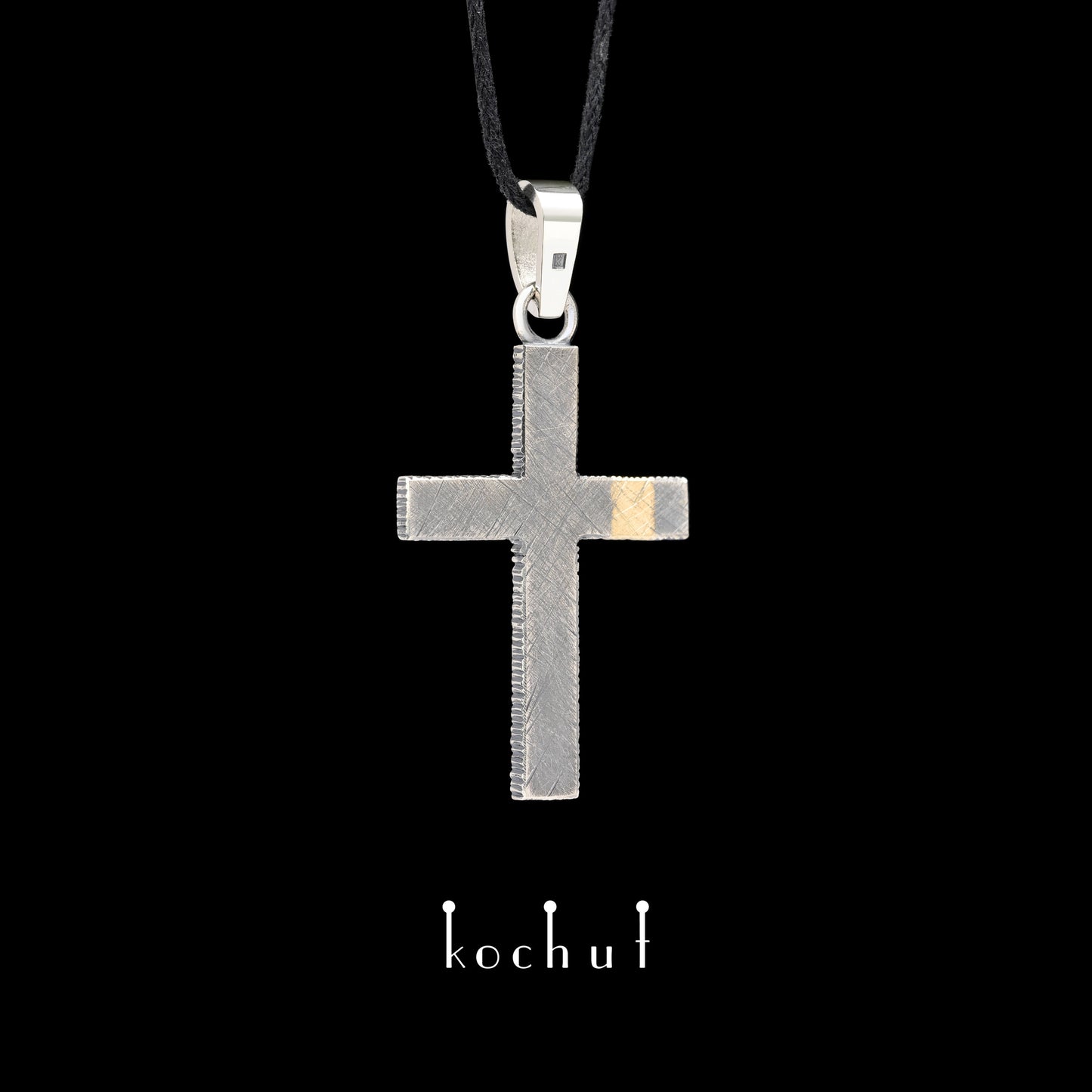 Lichtzeichen — Kreuz aus oxidiertem Silber und Gelbgold