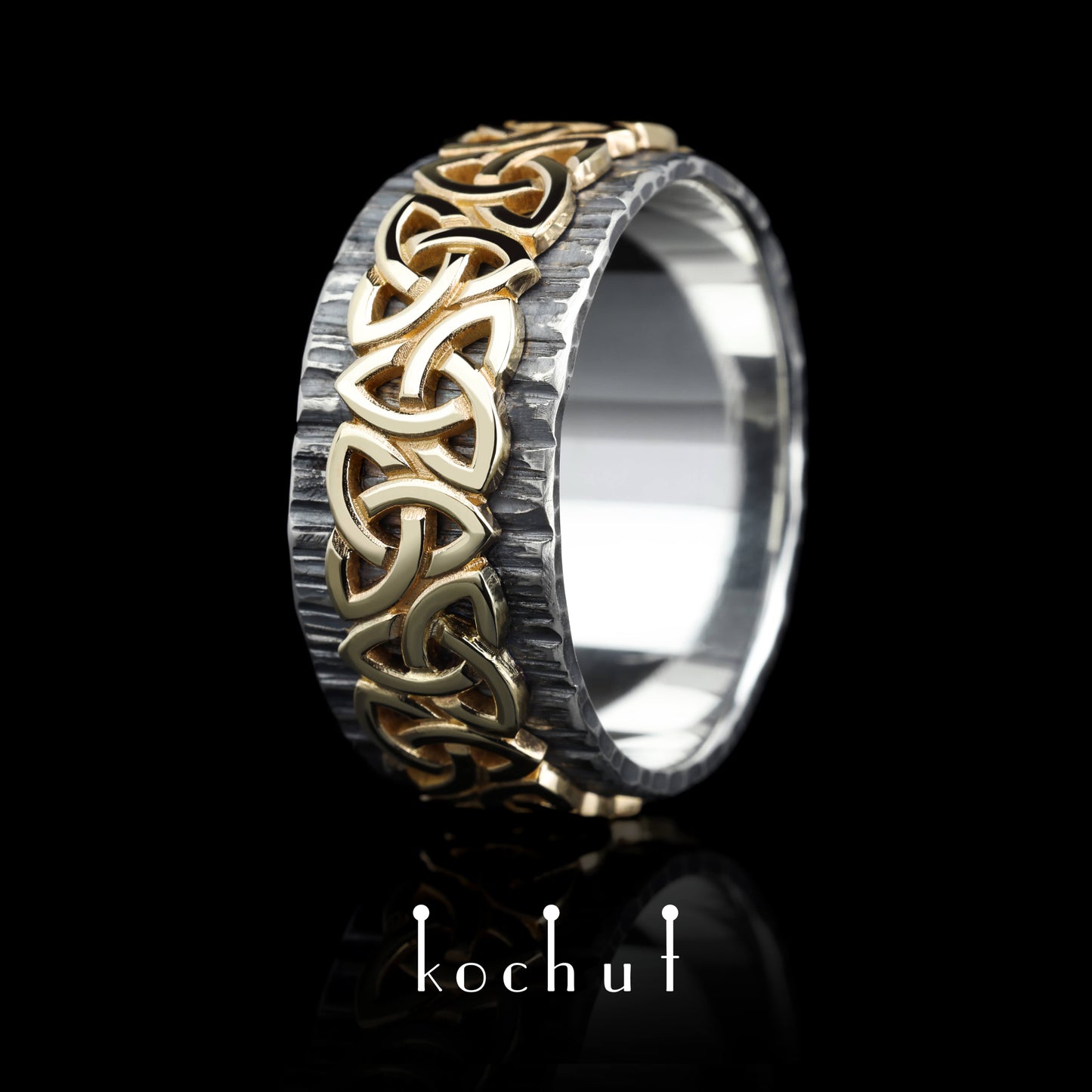 Keltisches Muster — Ring aus oxidiertem Silber und Gelbgold