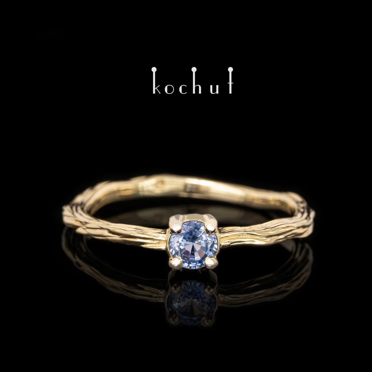Winterzweig — Ring aus Gelbgold mit Kornblumen-Saphir