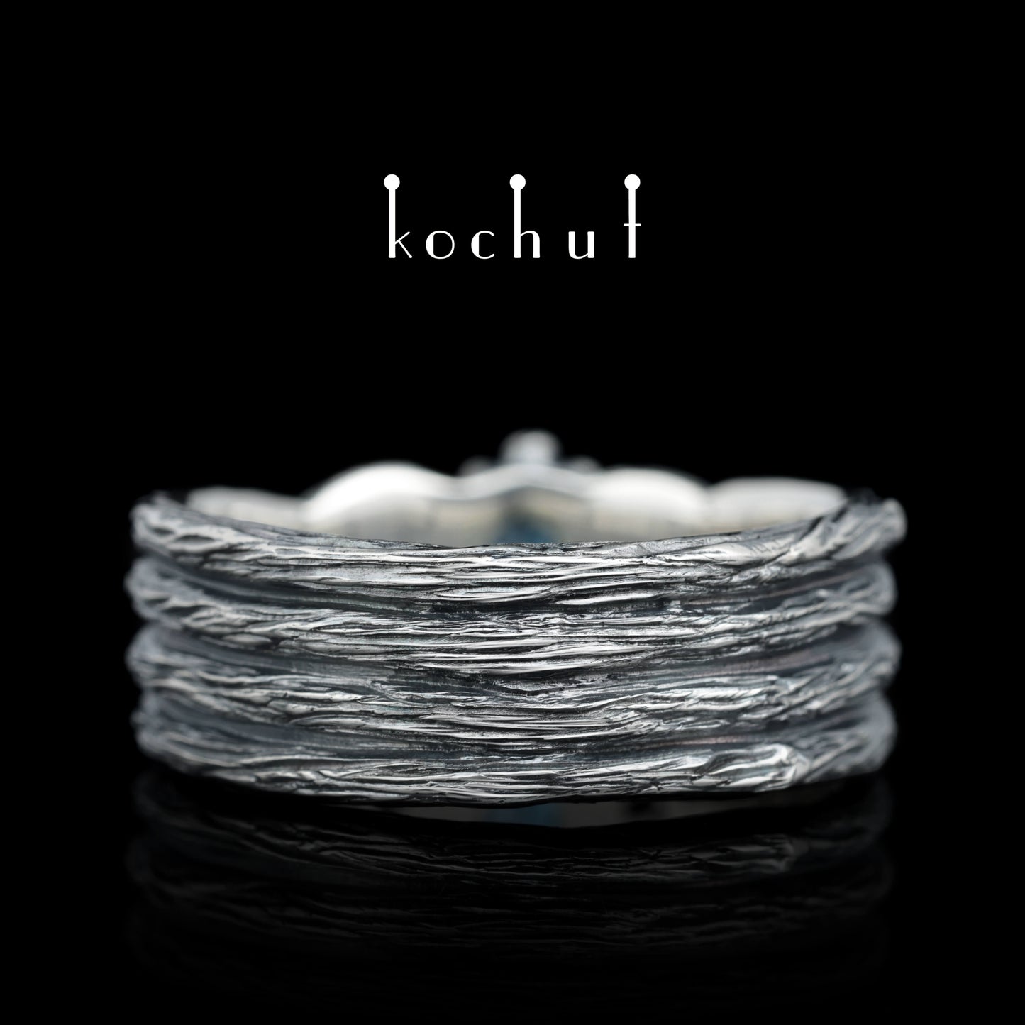 All-Seeing Eye — Ring aus oxidiertem Silber mit Topas