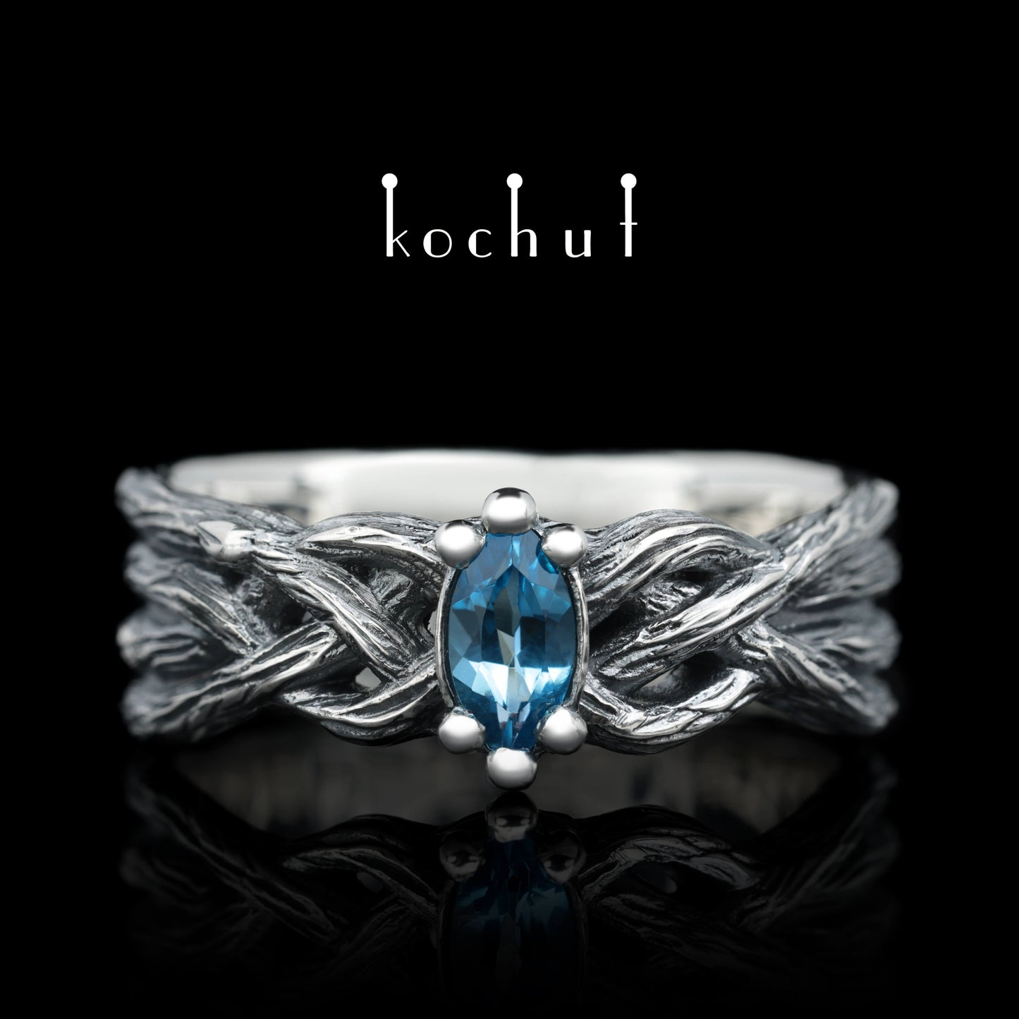 All-Seeing Eye — Ring aus oxidiertem Silber mit Topas