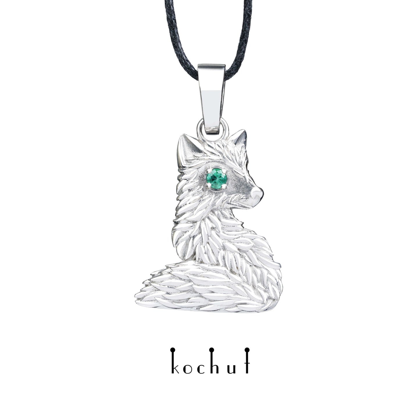 Kleiner Fuchs — silbernes Anhänger mit Smaragd, überzogen mit weißem Rhodium