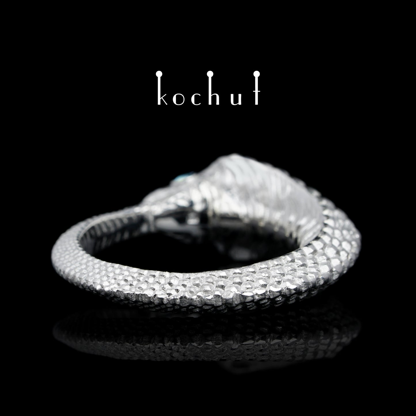 Ouroboros — Weißgoldring mit Topasen, plattiert mit weißem Rhodium
